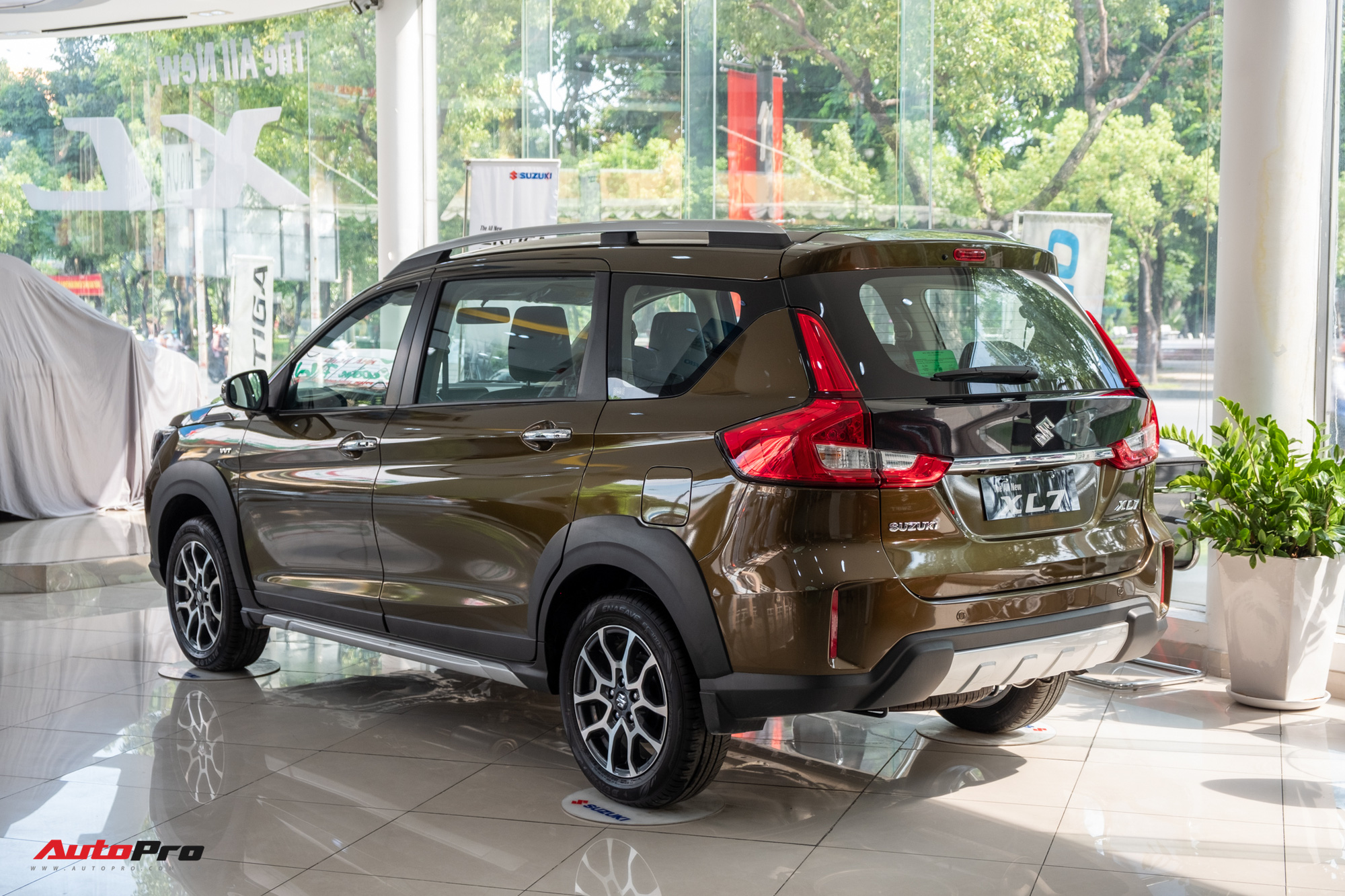 Suzuki XL7 lùi ngày ra mắt Việt Nam: Khan hàng trong vài tháng tới, khả năng dẫm vết xe đổ của Ertiga - Ảnh 2.