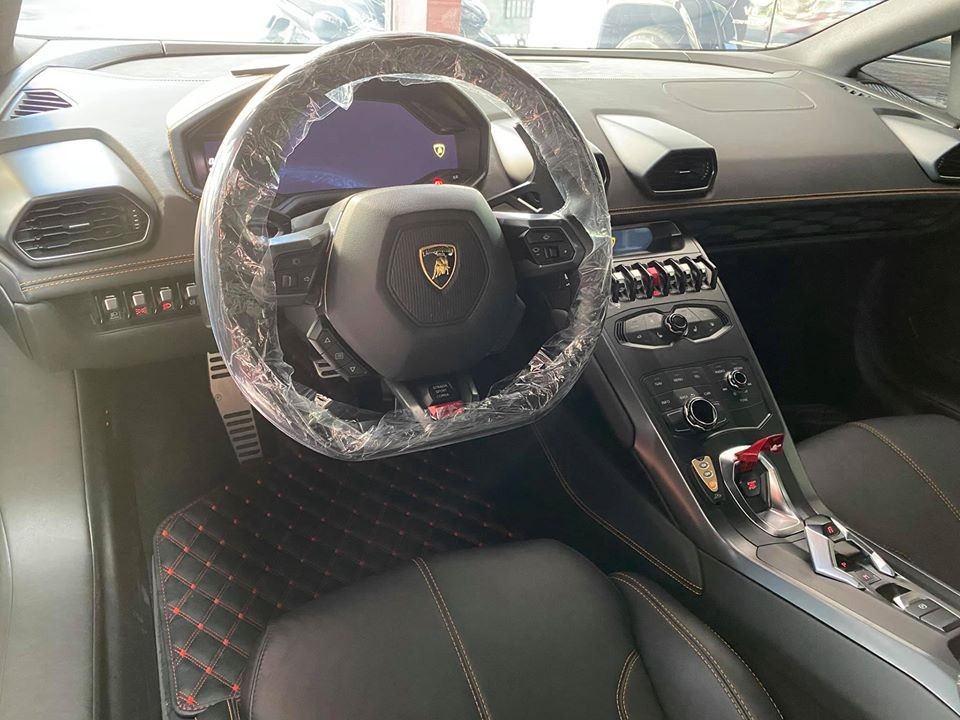 Lamborghini Huracan độ siêu độc từng gây xôn xao Bình Dương được chuyển ra TP. HCM giữa mùa dịch, chi tiết trên vô-lăng tiết lộ nguyên nhân - Ảnh 8.