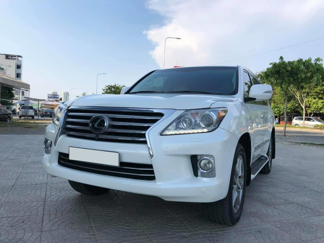 Giữ giá như Lexus LX 570: Chạy 6 năm, bán lại vẫn dư tiền mua Audi Q7 mới tinh - Ảnh 1.