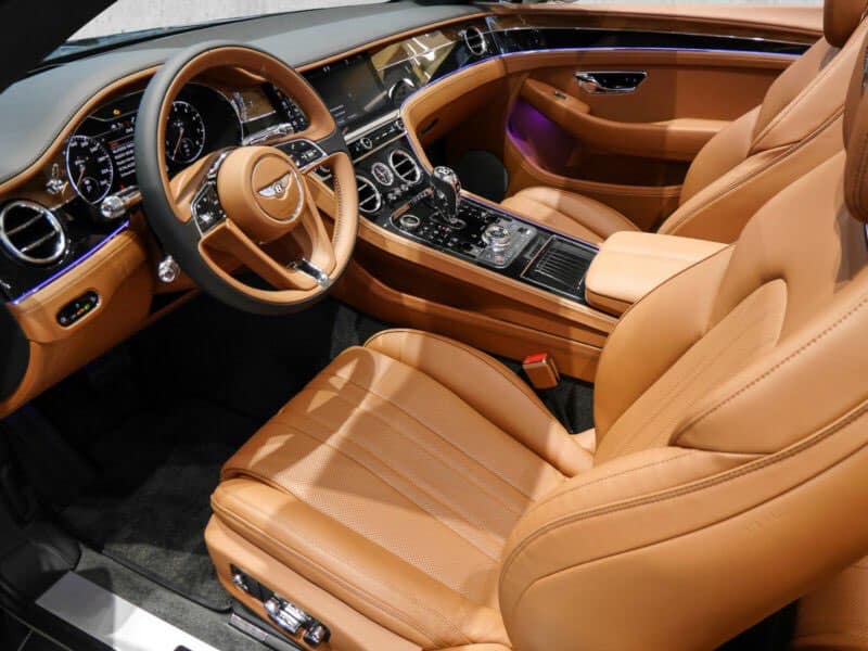 Thêm hai chiếc Bentley Continental GT V8 về Việt Nam, trong đó có một chiếc khác biệt - Ảnh 4.