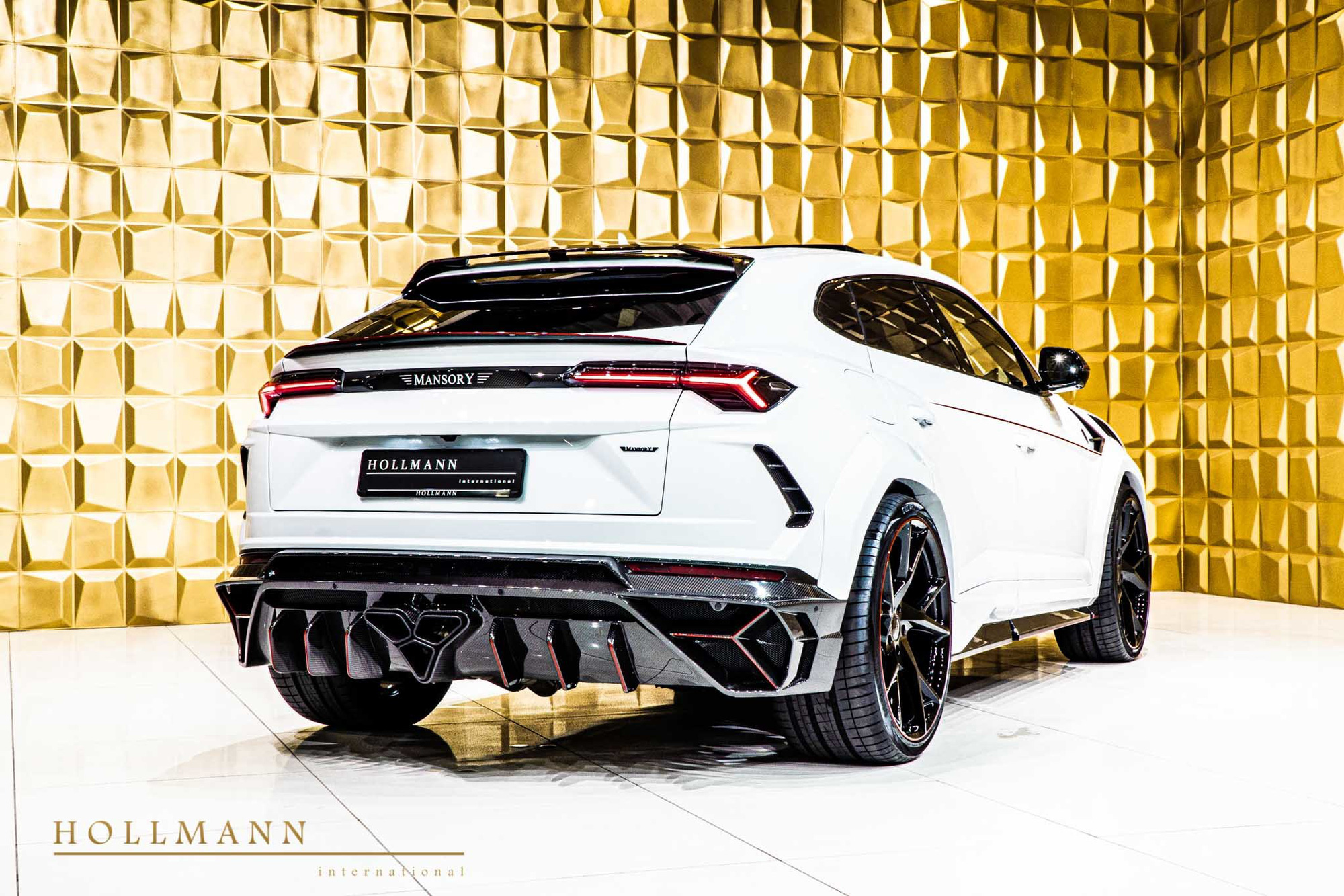 Lamborghini Urus độ Mansory yêu cầu mức giá siêu khủng