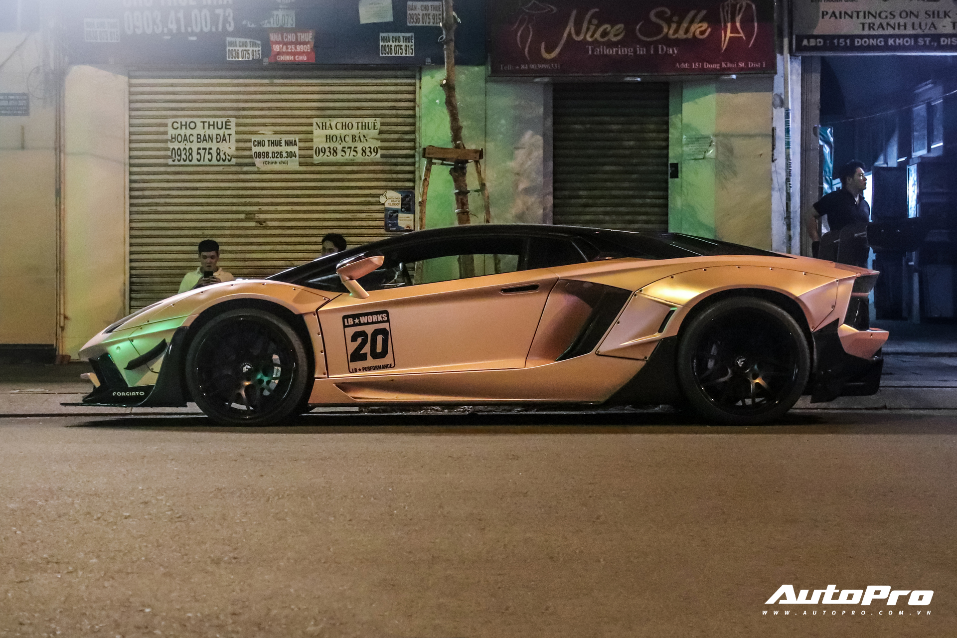 Lamborghini Aventador độ Liberty Walk hàng độc lăn bánh tại Sài Gòn sau gần nửa năm trốn dịch tại Đà Lạt - Ảnh 3.