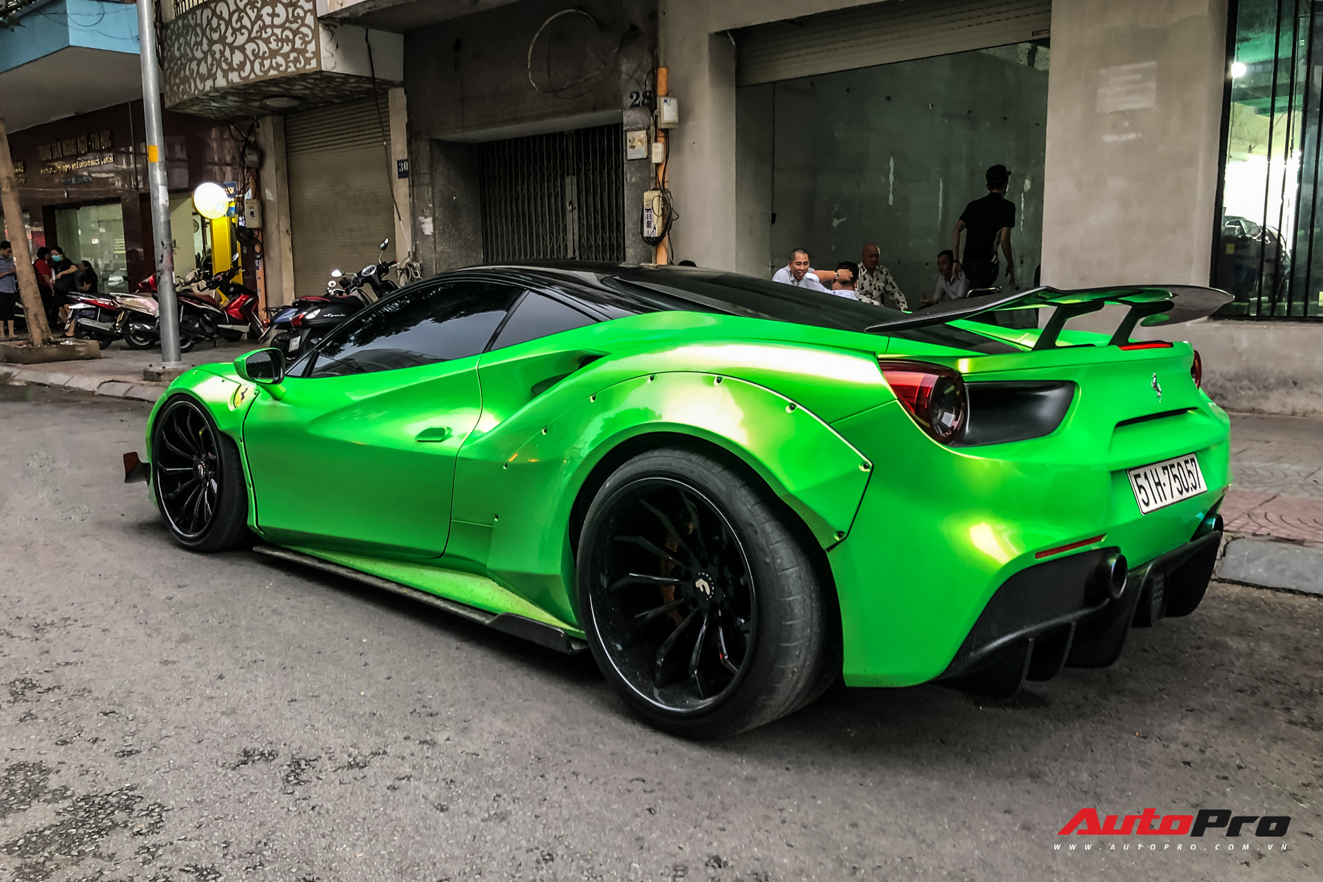 Đổi chủ, Ferrari 488 GTB độ Liberty Walk độc nhất Việt Nam lột xác sang màu áo mới - Ảnh 5.