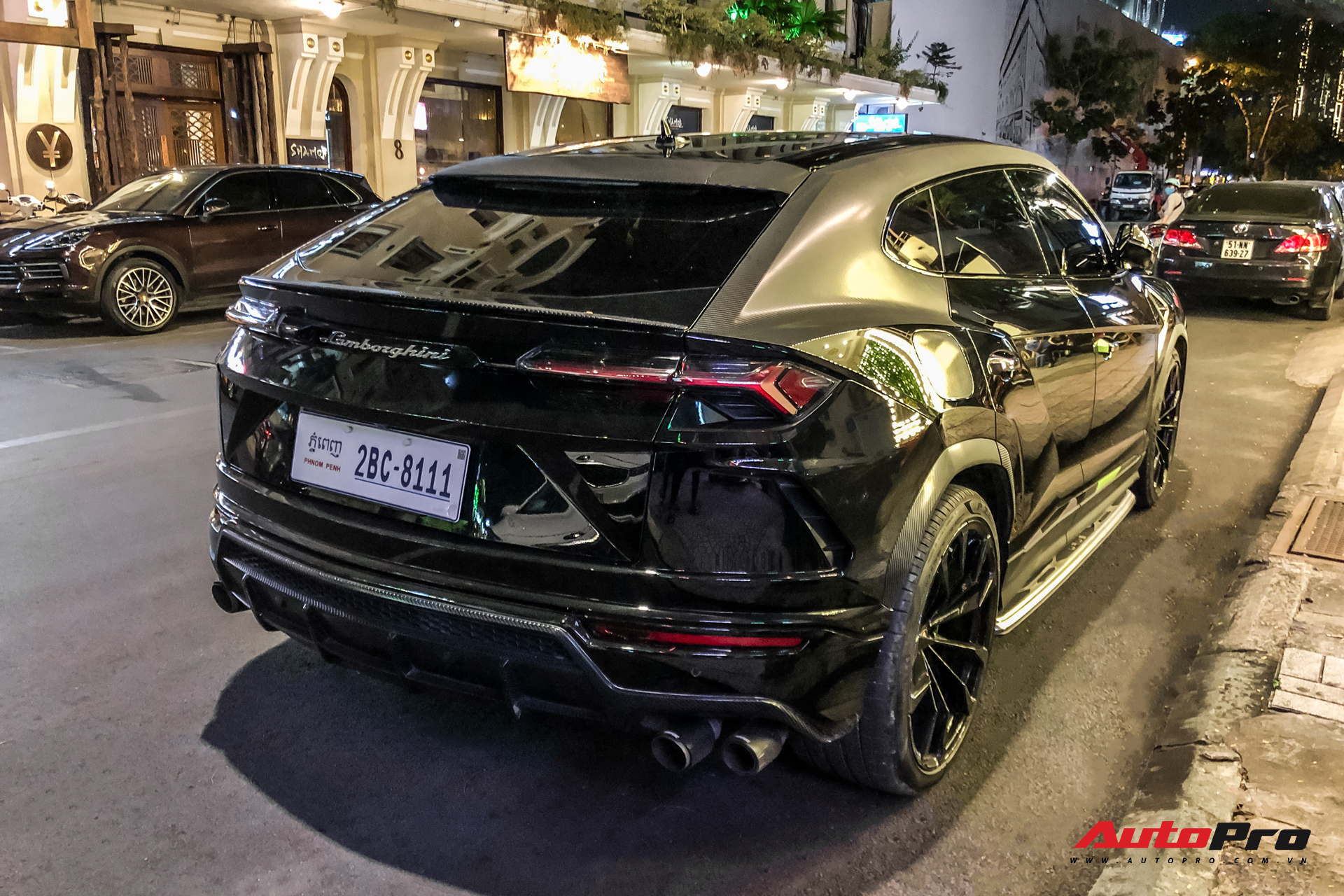 Lamborghini Urus biển số lạ xuất hiện tại Sài Gòn với một chi tiết khác biệt với những chiếc còn lại tại Việt Nam - Ảnh 10.