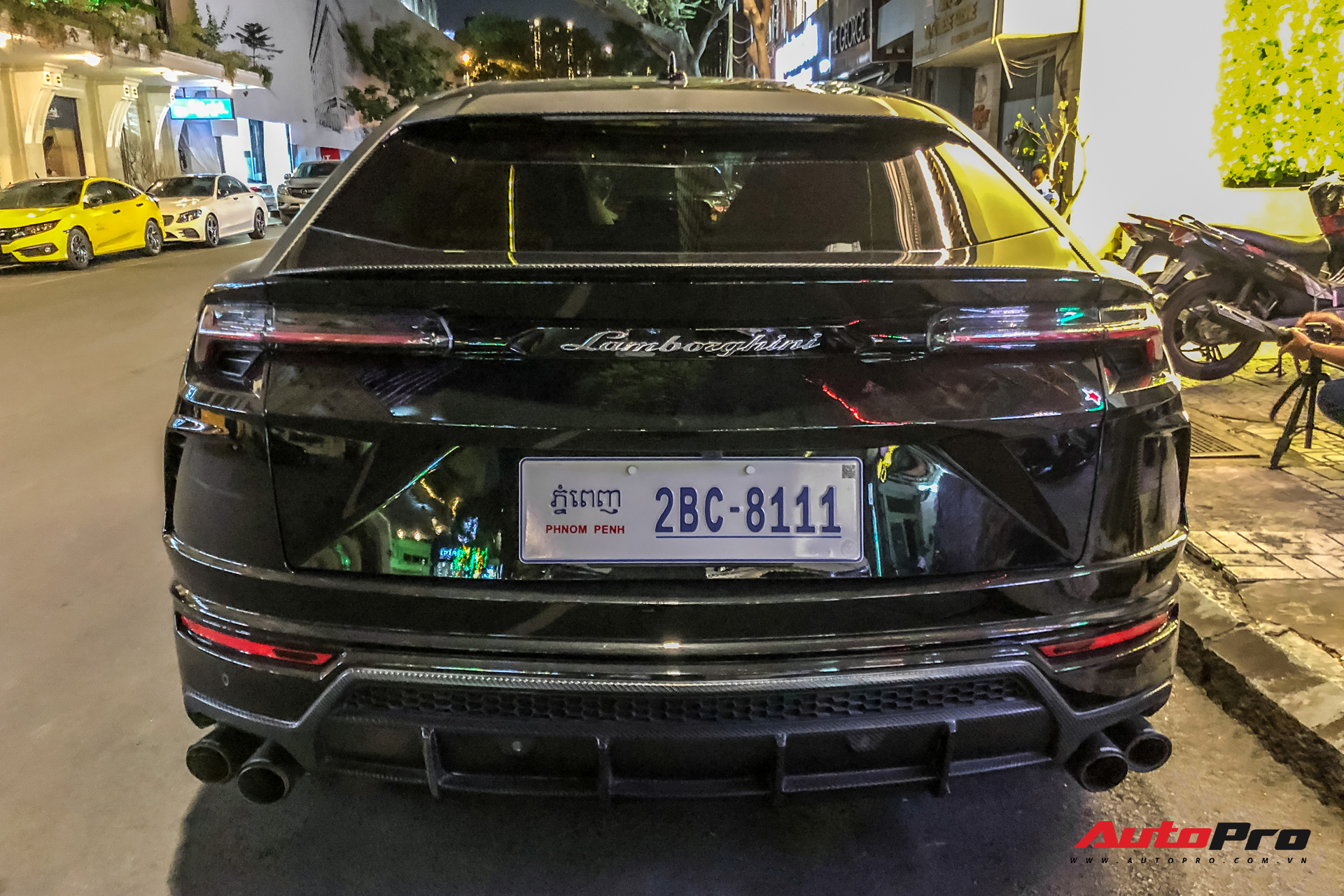 Lamborghini Urus biển số lạ xuất hiện tại Sài Gòn với một chi tiết khác biệt với những chiếc còn lại tại Việt Nam - Ảnh 2.