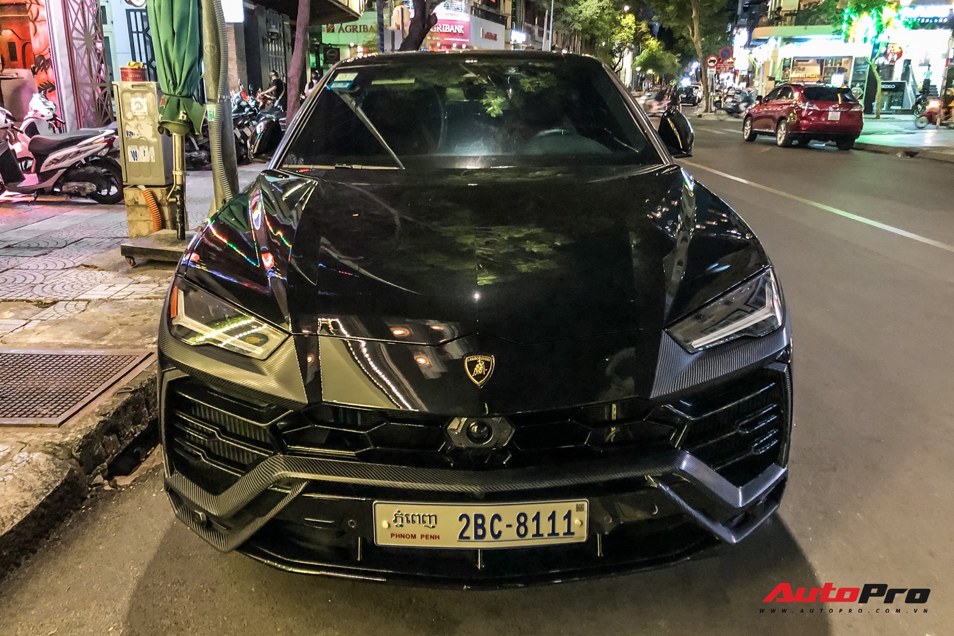Lamborghini Urus biển số lạ xuất hiện tại Sài Gòn với một chi tiết khác biệt với những chiếc còn lại tại Việt Nam - Ảnh 5.