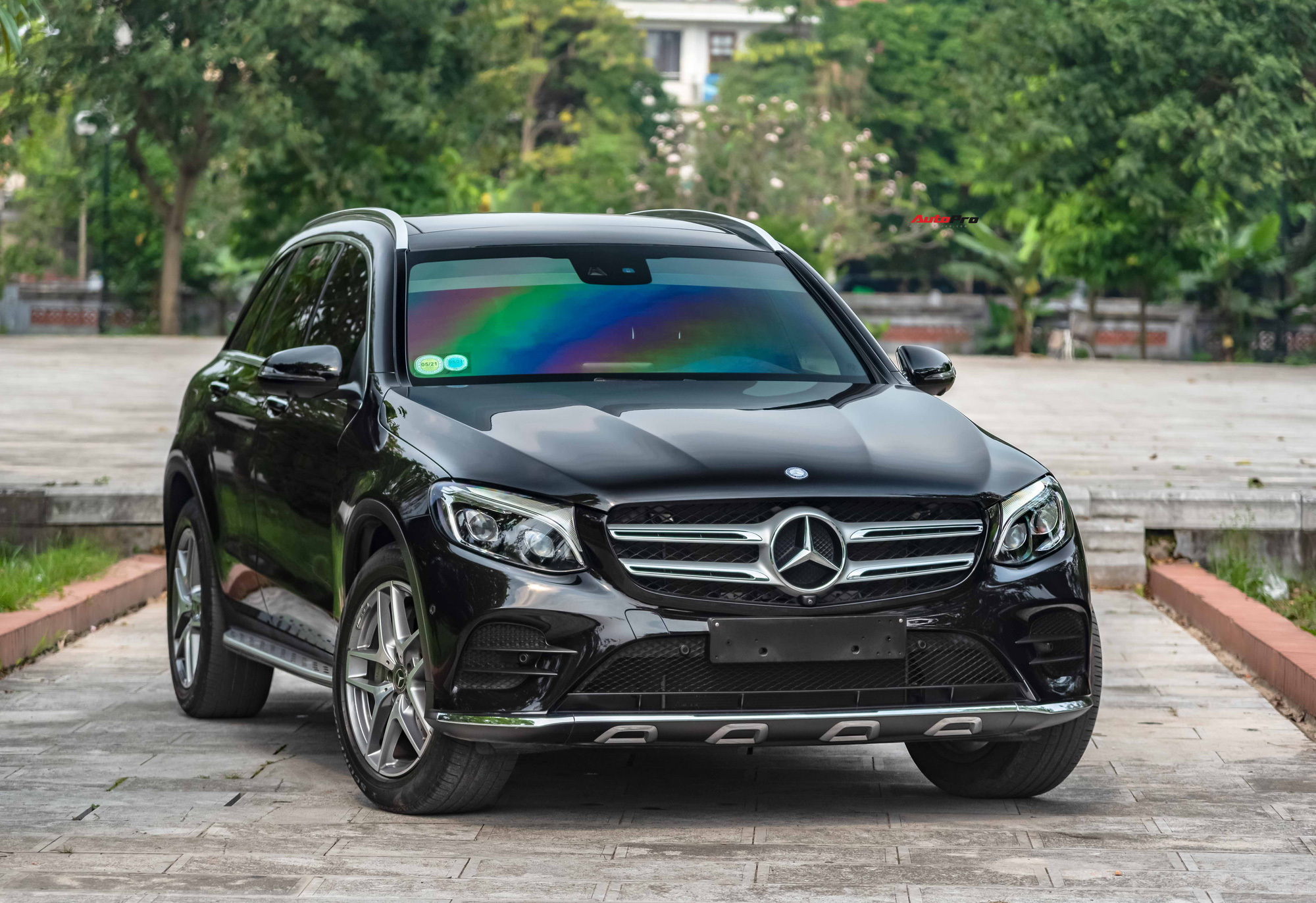 Mercedes-Benz GLC 300 AMG bán lại, chủ xe nếu đổi ngang VinFast Lux SA2 ...