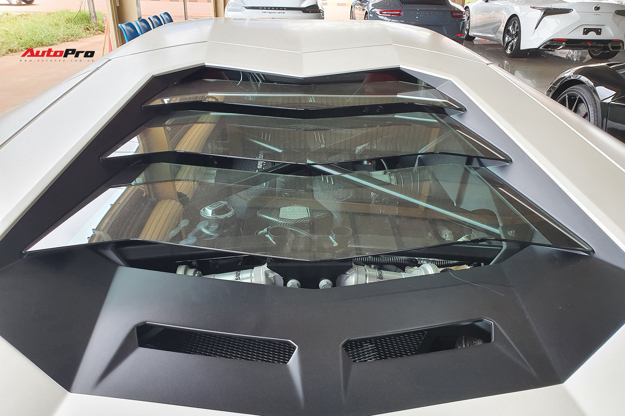 Thêm Lamborghini Aventador mới về Việt Nam: Siêu mới, chạy chỉ hơn 170 km/năm - Ảnh 4.