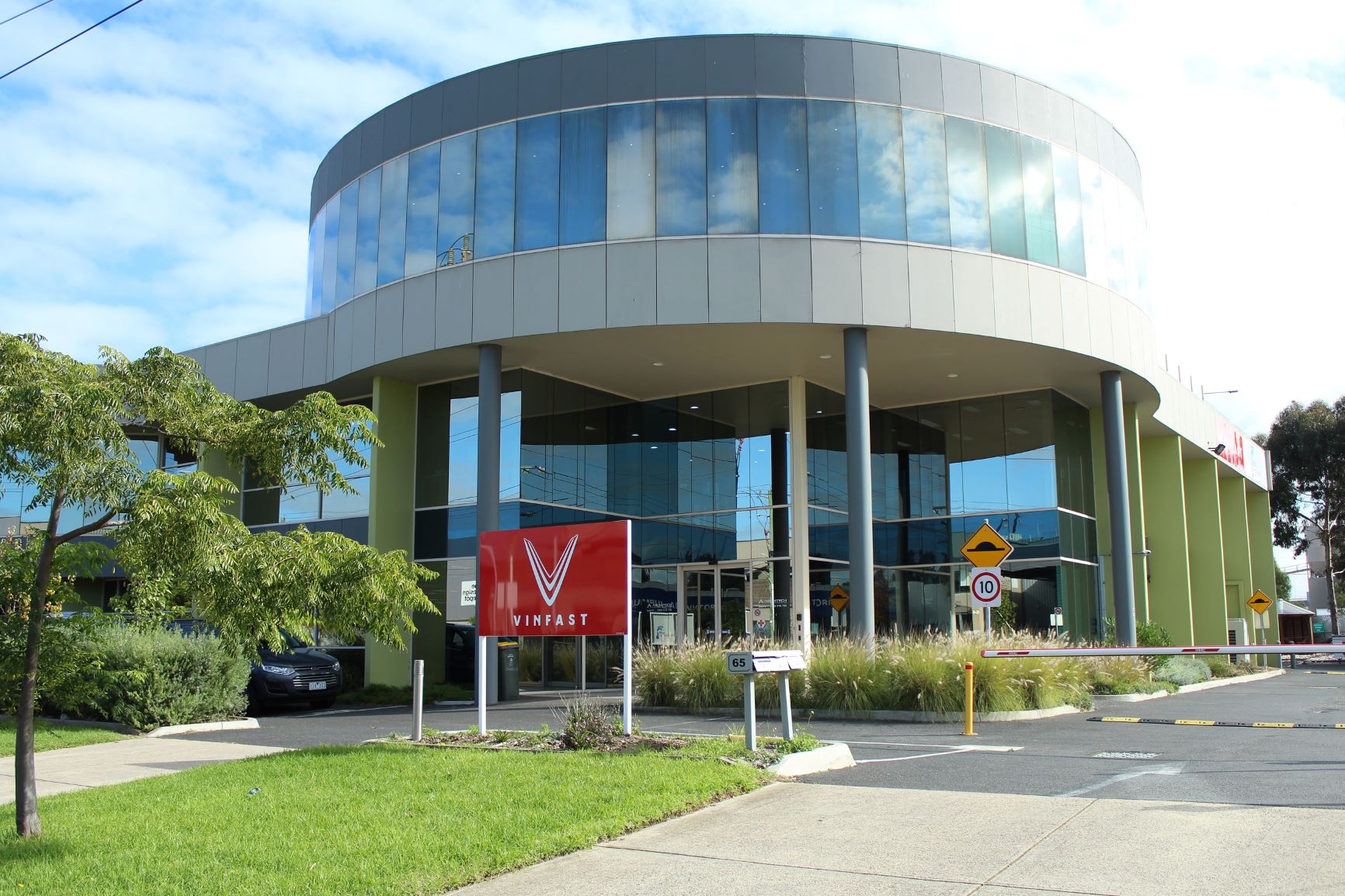 VinFast khai trương văn phòng tại Úc: Tuyển chuyên gia từ GM, Ford, Jaguar Land Rover... phát triển dòng xe mới, tạo thương hiệu toàn cầu - Ảnh 1.