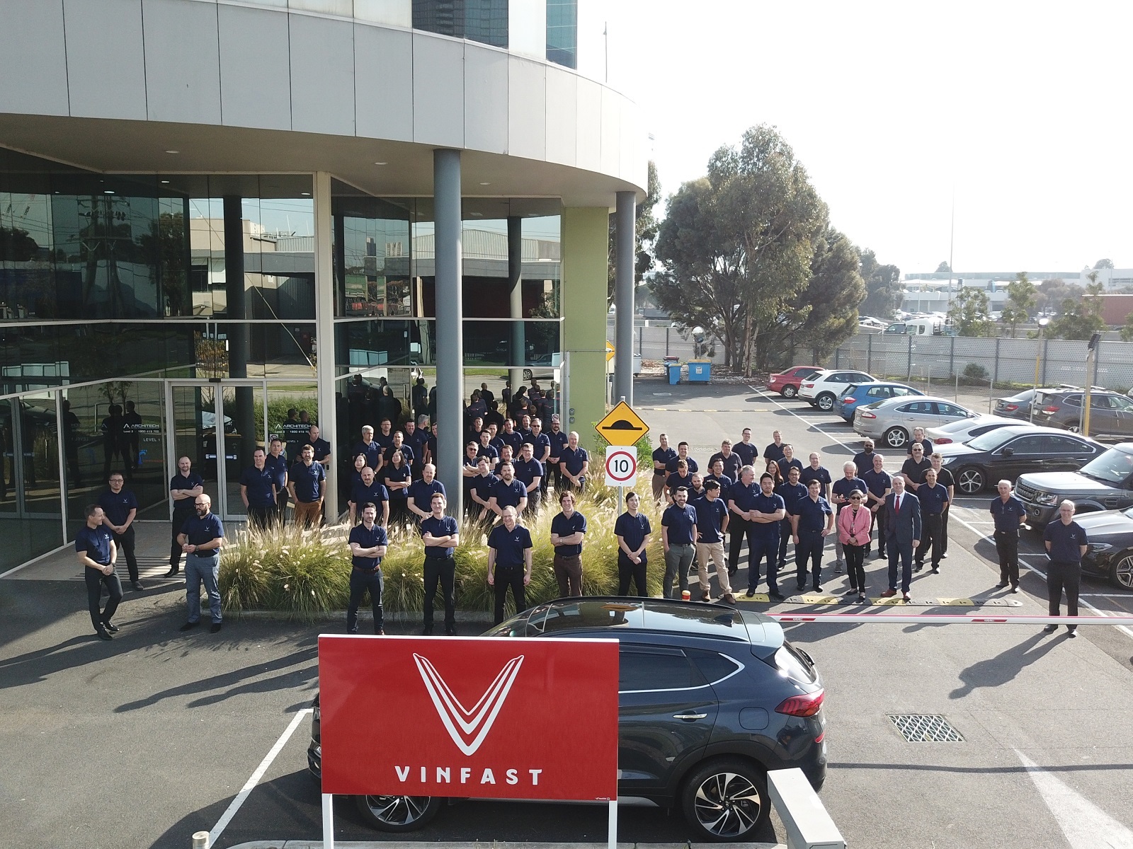 VinFast khai trương văn phòng tại Úc: Tuyển chuyên gia từ GM, Ford, Jaguar Land Rover... phát triển dòng xe mới, tạo thương hiệu toàn cầu - Ảnh 2.