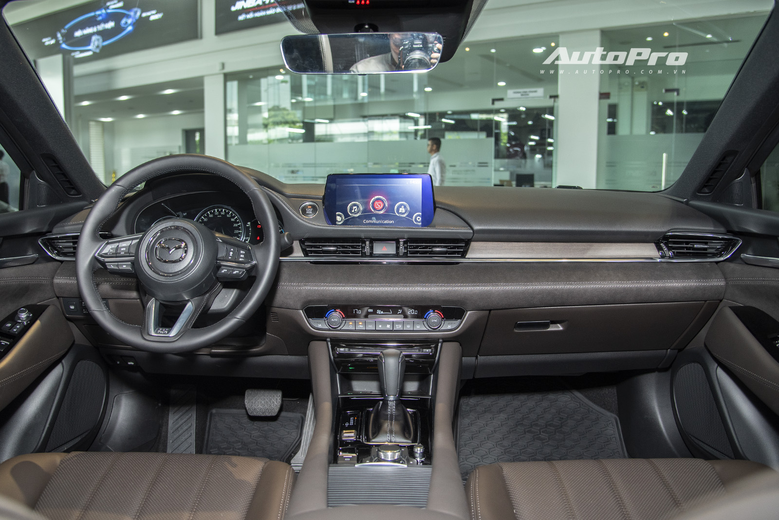 Ra mắt Mazda6 2020: Thêm loạt công nghệ, giá ‘rẻ như hạng C’ - Ảnh 3.