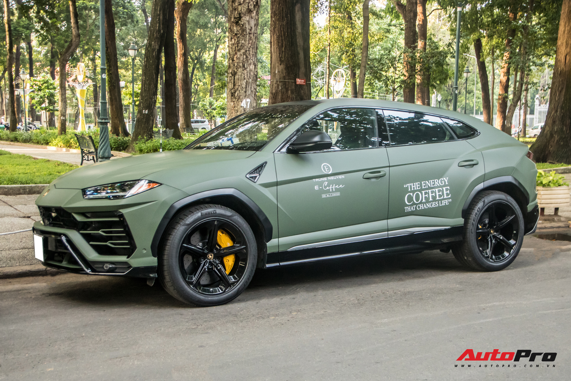 Lamborghini Urus của ông Đặng Lê Nguyên Vũ lần đầu lăn bánh trên đường phố - Ngôi sao của HTTTT 2020 - Ảnh 9.