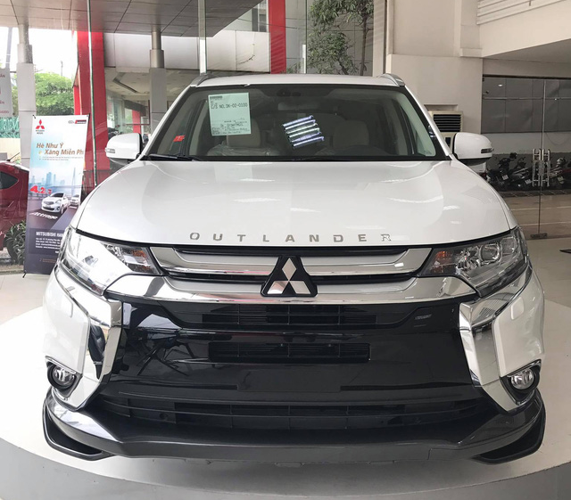 Bán xe ô tô Mitsubishi Outlander 20 CVT Premium 2018 giá 699 Triệu   4915323