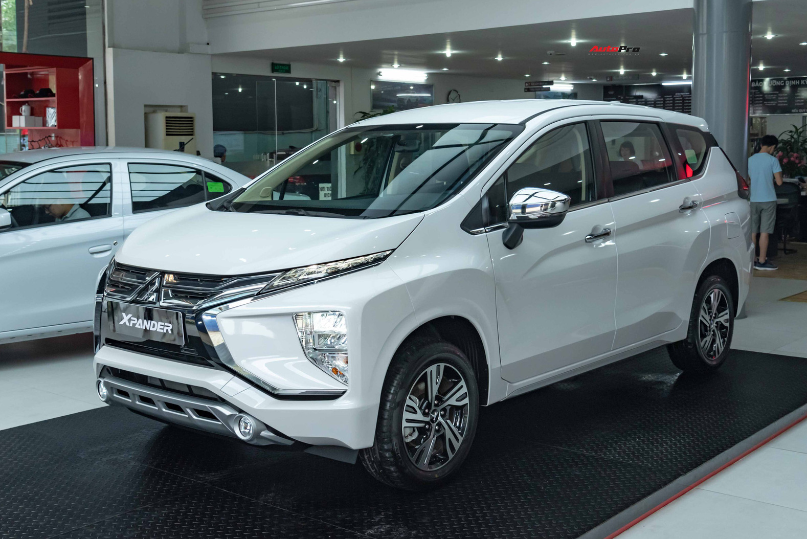 Khách hàng Việt cần chi thêm bao tiền để lăn bánh Mitsubishi Xpander 2020 vừa ra mắt? - Ảnh 1.