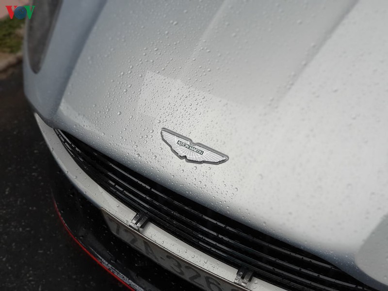 Ngắm Aston Martin DB11 màu xám Skyfall Silver độc nhất Việt Nam - Ảnh 4.