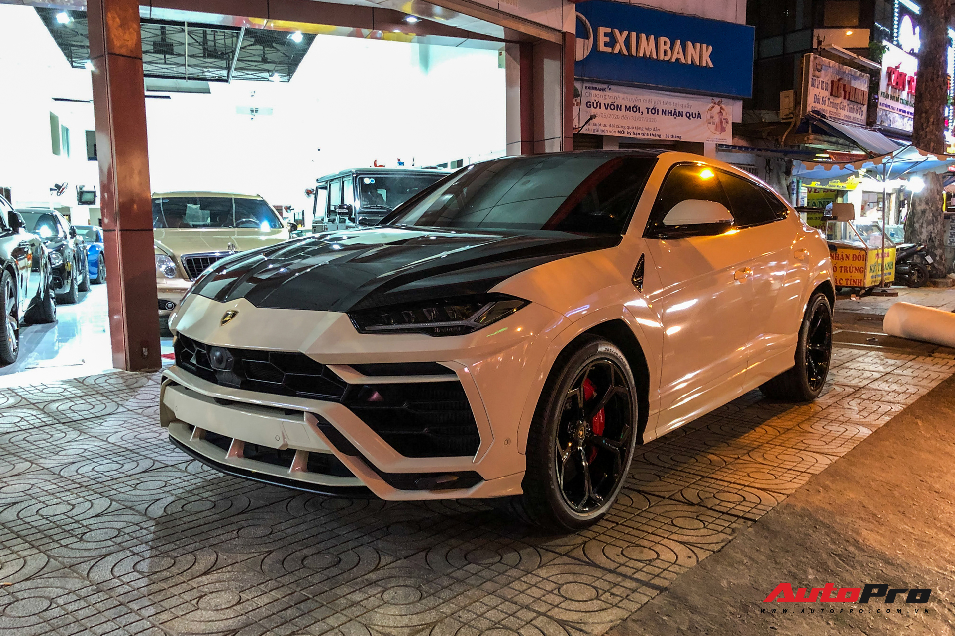 Đại gia Bạc Liêu tậu Lamborghini Urus cũ Minh nhựa, độ thêm một chi tiết đắt giá trước khi nhận xe - Ảnh 1.