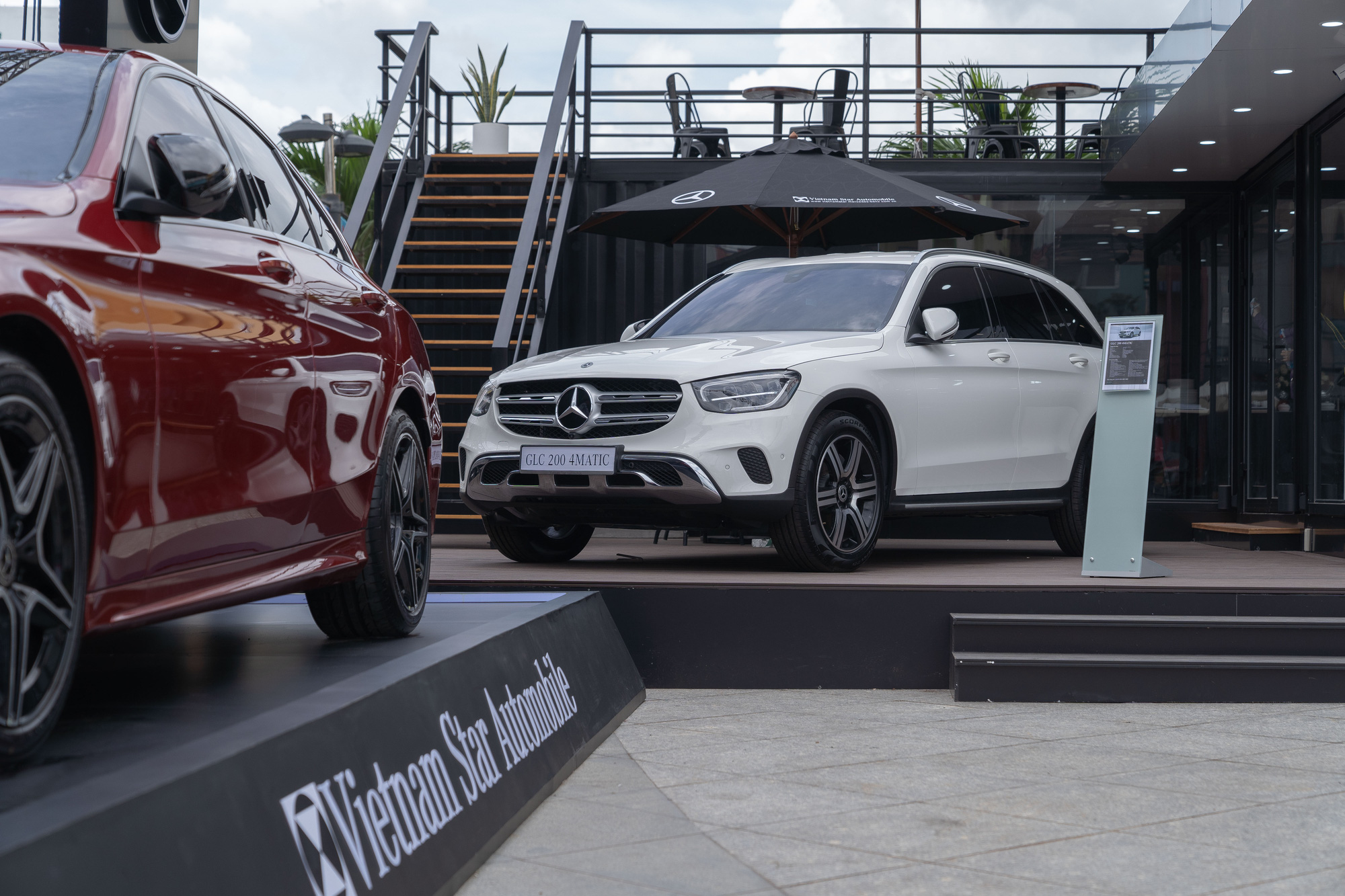 Khám phá showroom Mercedes-Benz di động lạ lẫm đầu tiên tại Việt Nam: Có thể đi muôn nơi, tiếp cùng lúc 20 khách hàng - Ảnh 6.