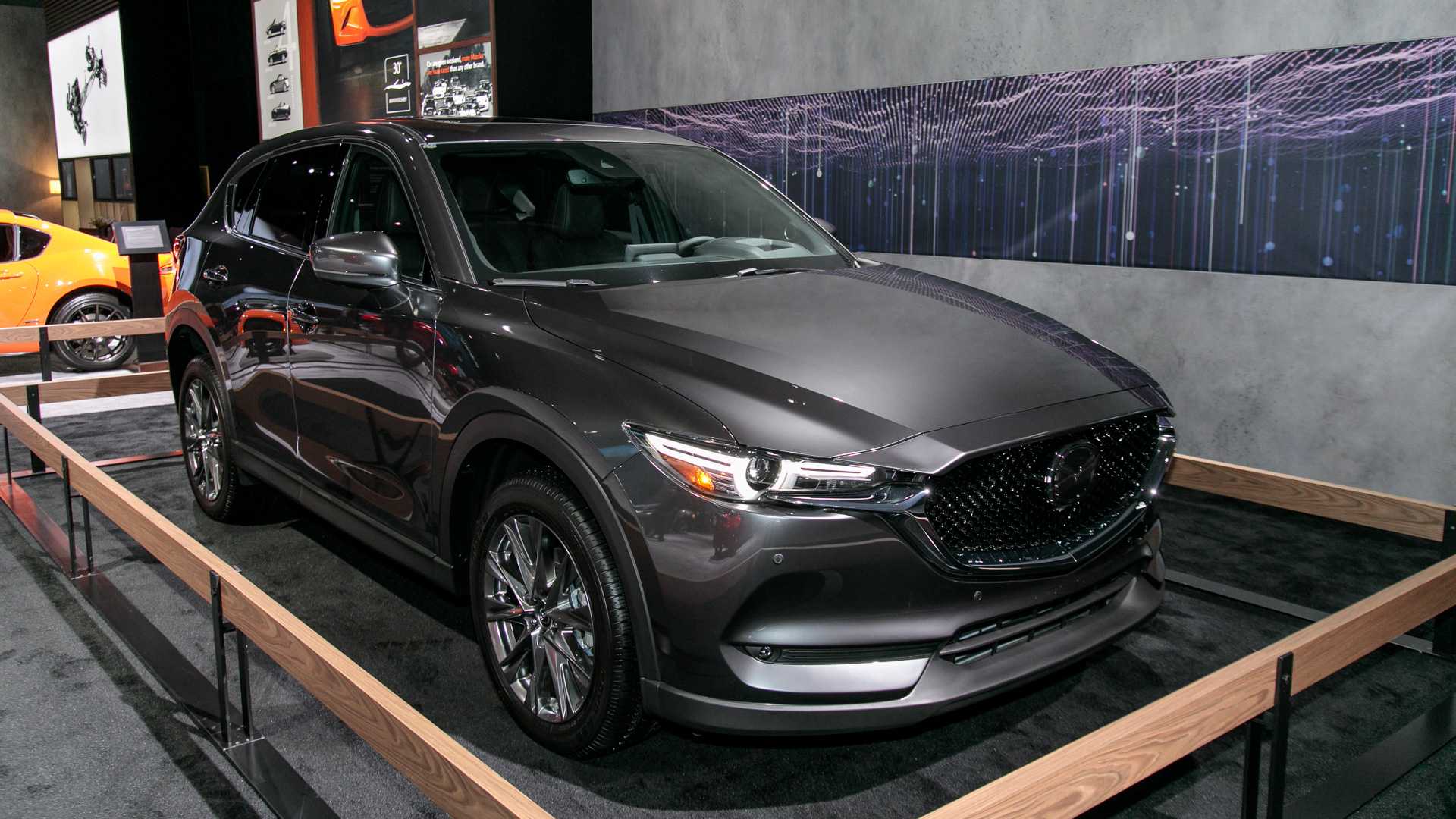 Mazda CX-5 sẽ bỏ bản m&aacute;y dầu v&igrave; đắt v&agrave; qu&aacute; hao nhi&ecirc;n liệu  - Ảnh 1.