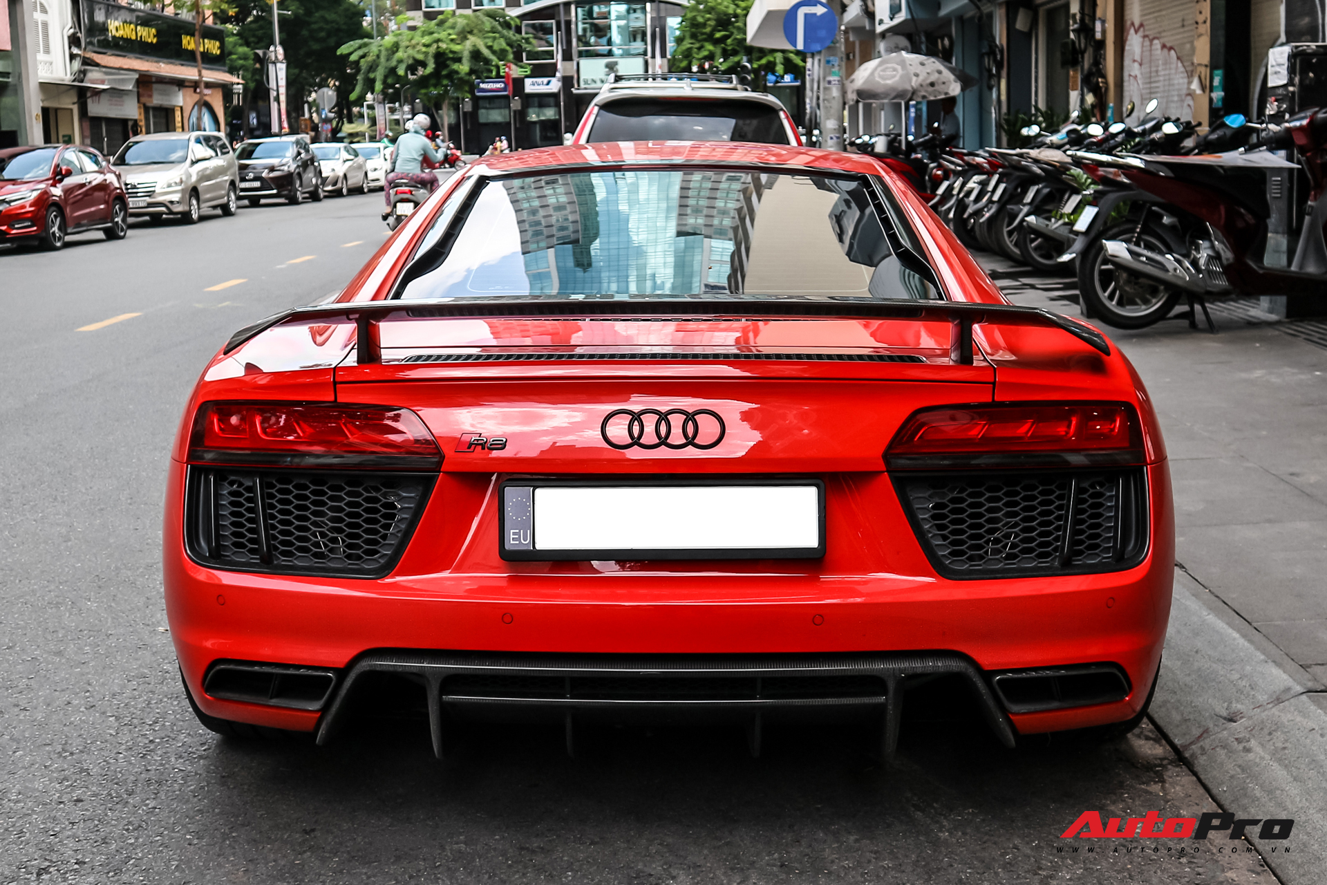 Audi R8 V10 Plus từng của ông Đặng Lê Nguyên Vũ bất ngờ xuất hiện tại Sài Gòn - Ảnh 6.