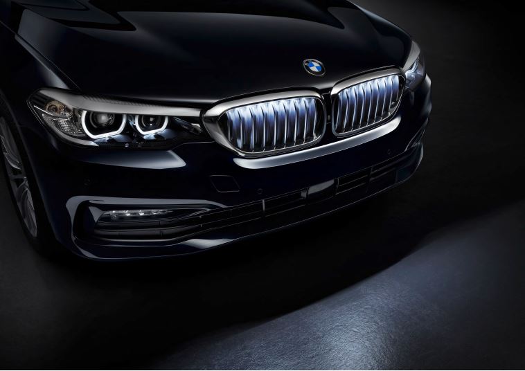 Lưới tản nhiệt phát sáng BMW Iconic Glow - Cách tiêu tiền thoả thú vui của nhà giàu - Ảnh 2.