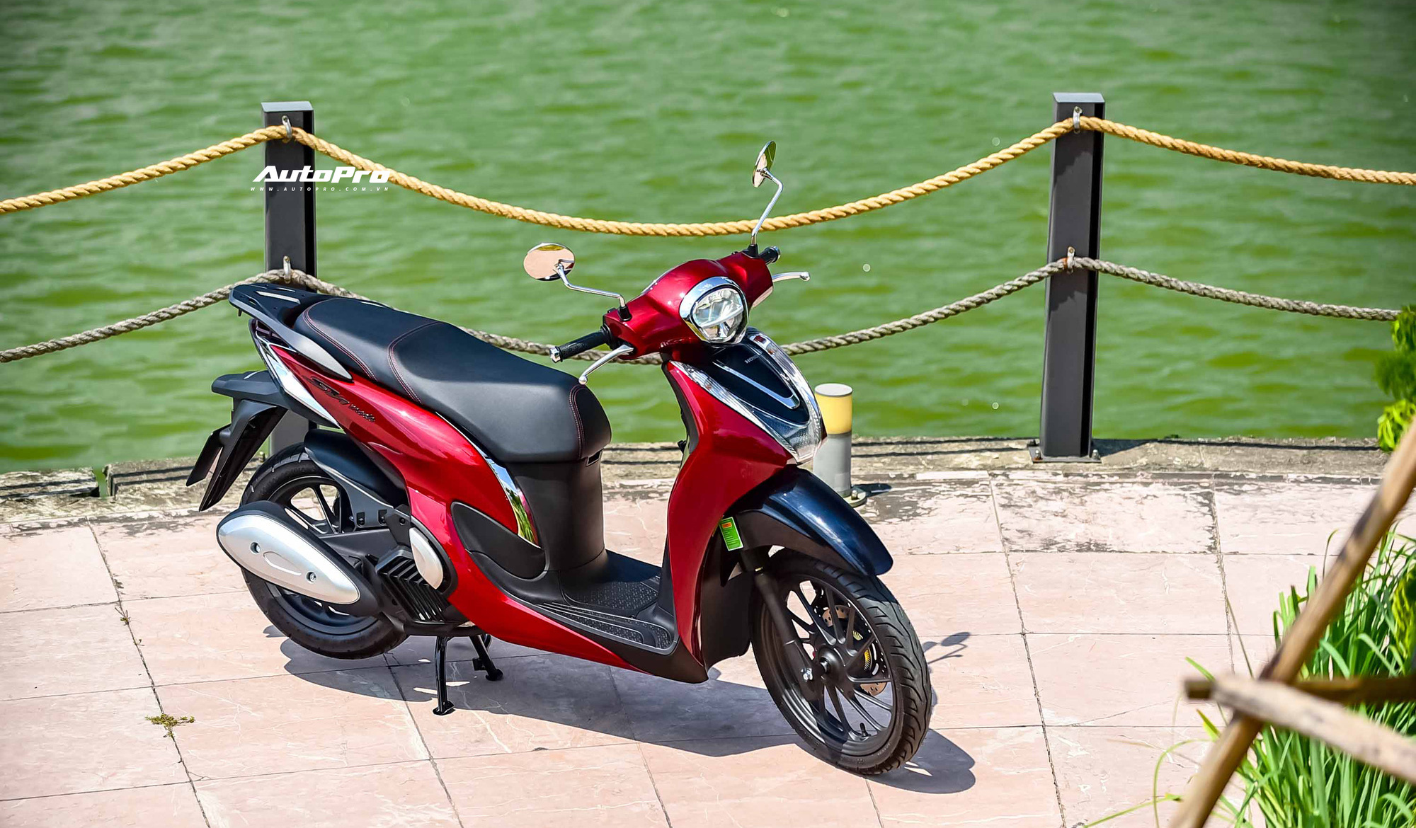Honda SH Mode 2020 ra mắt tại Việt Nam: Nam tính hơn, giá từ 53,9 triệu ...