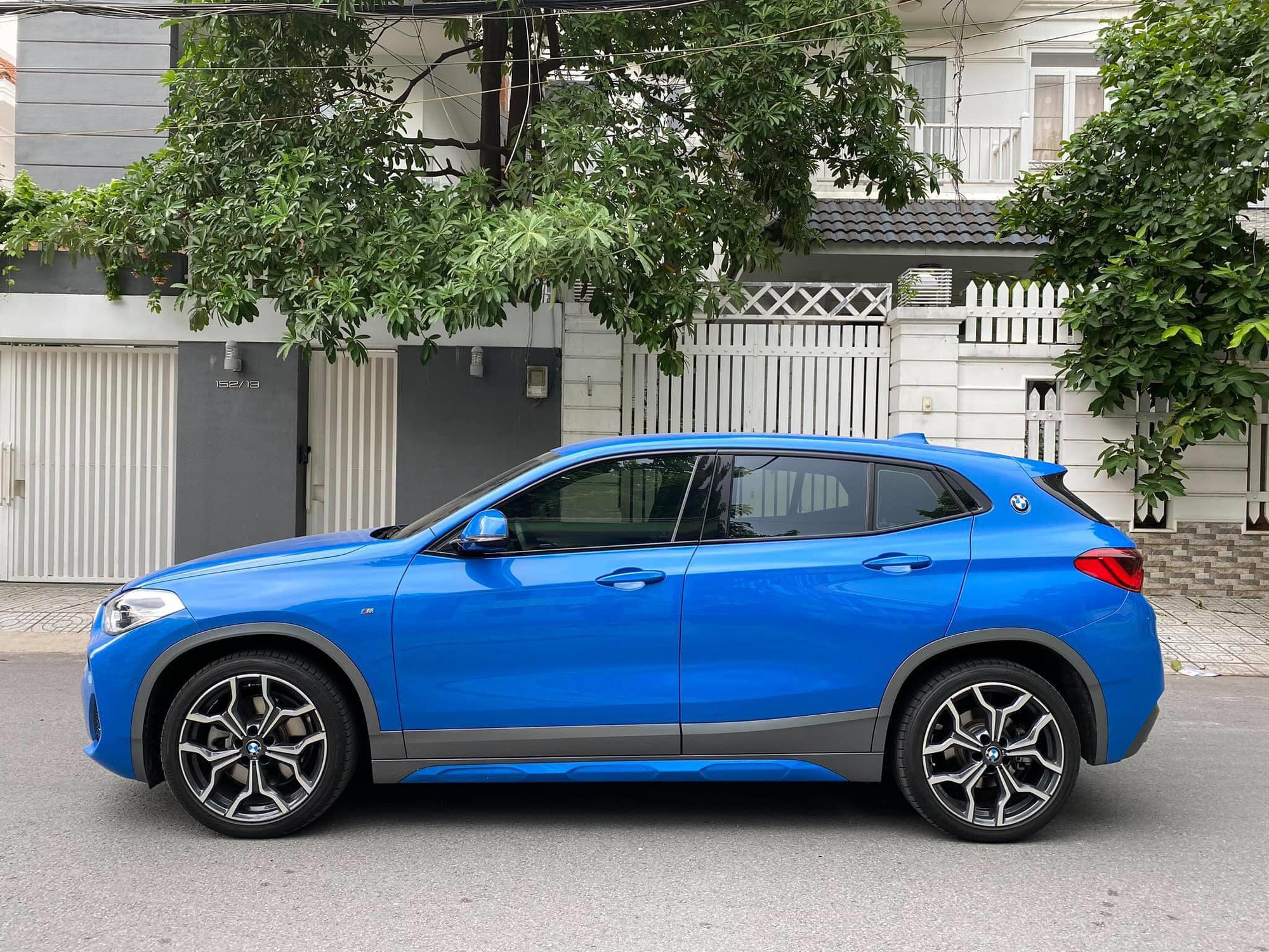 Chạy 10.000 km, BMW X2 được rao bán với giá ngang ngửa VinFast Lux SA2.0 đập hộp - Ảnh 2.