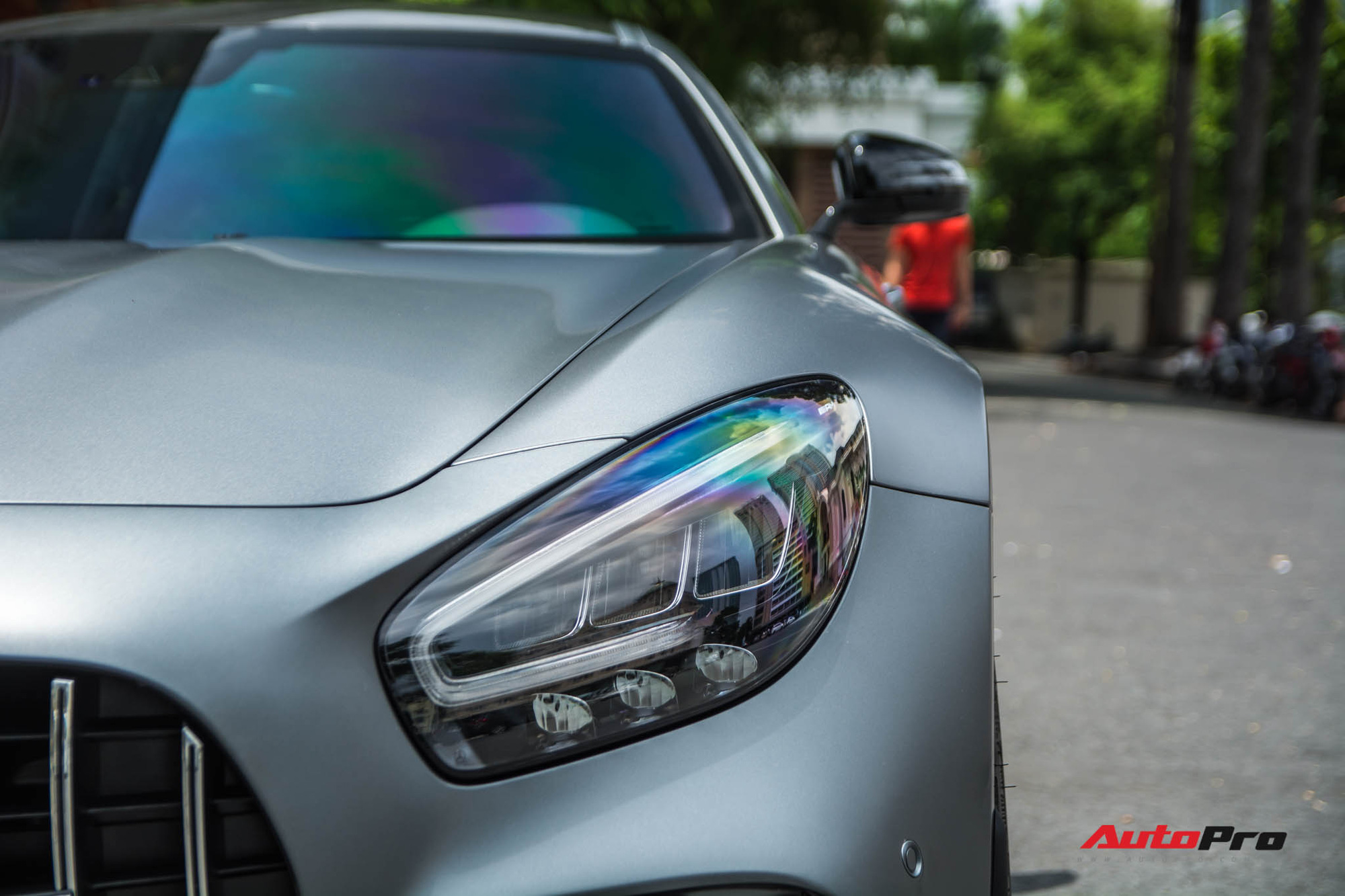 Bóc tách tùy chọn trên Mercedes-AMG GT R của doanh nhân Nguyễn Quốc Cường: Riêng màu sơn đã ngang ngửa một chiếc Honda SH - Ảnh 3.