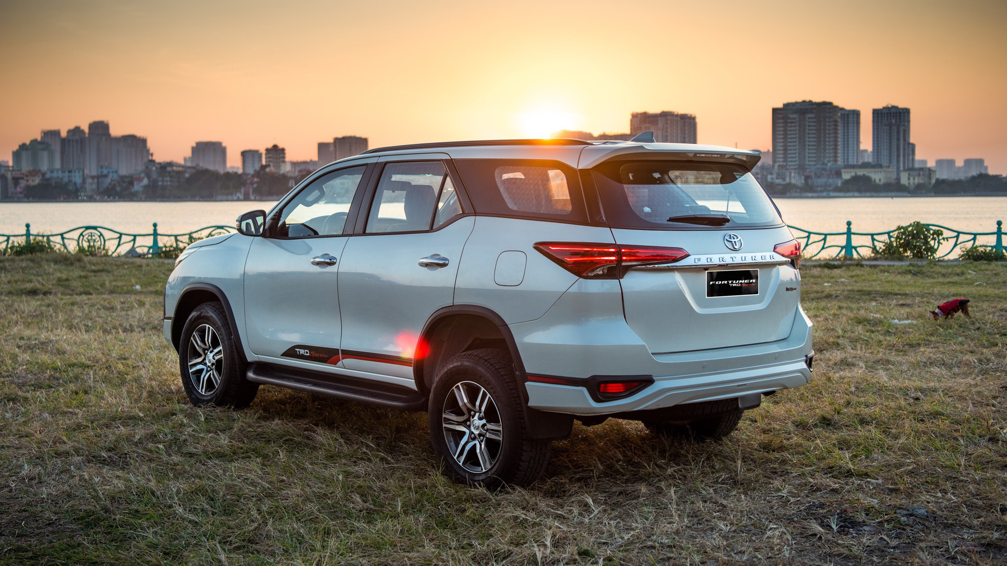 Toyota Fortuner 'tăng lực' trong tháng 7 - Vua SUV 7 chỗ củng cố ngôi vị