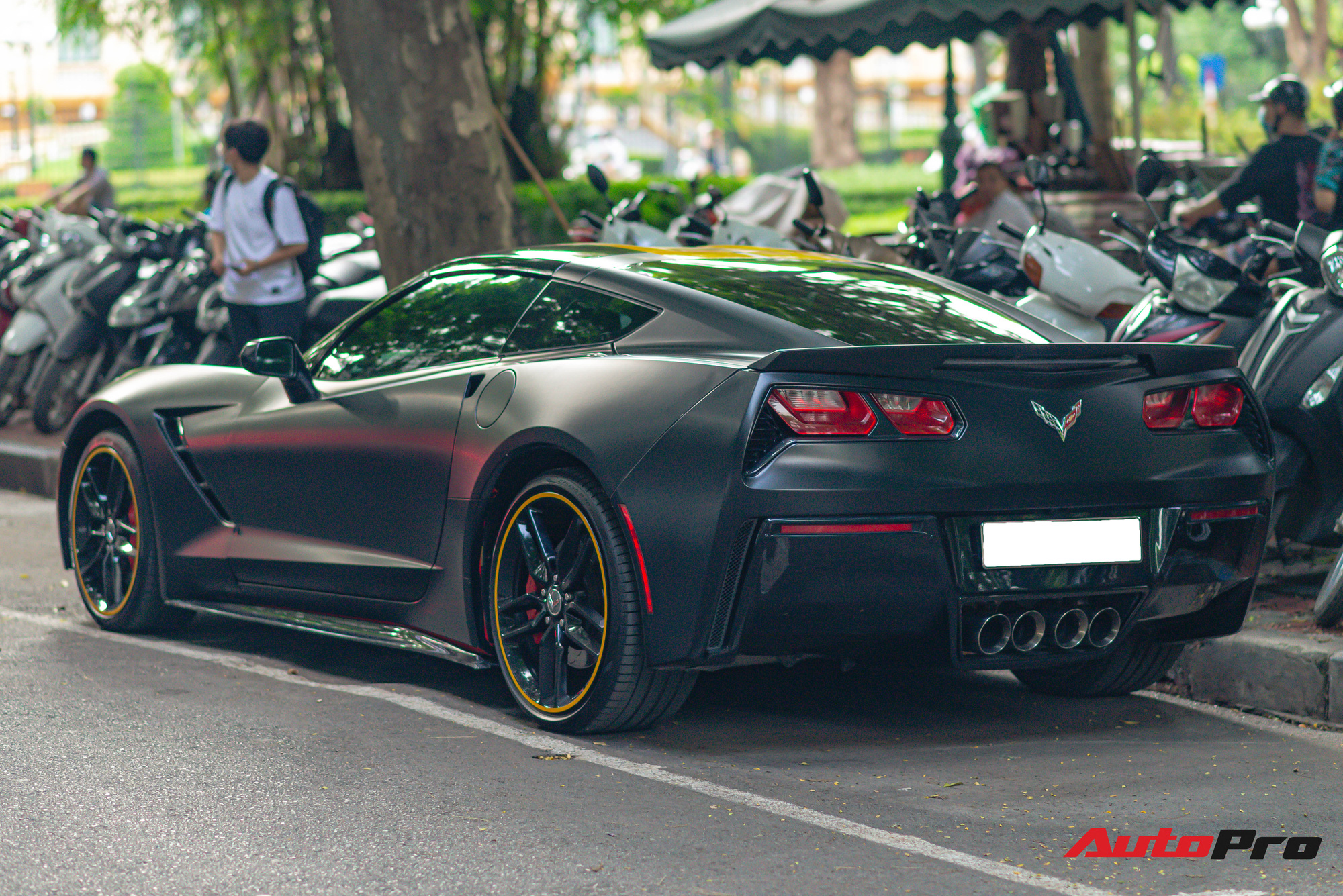 Chevrolet Corvette C7 của dân chơi Hà thành độ cửa cắt kéo giá gần 100 triệu đồng như siêu xe Lamborghini - Ảnh 7.