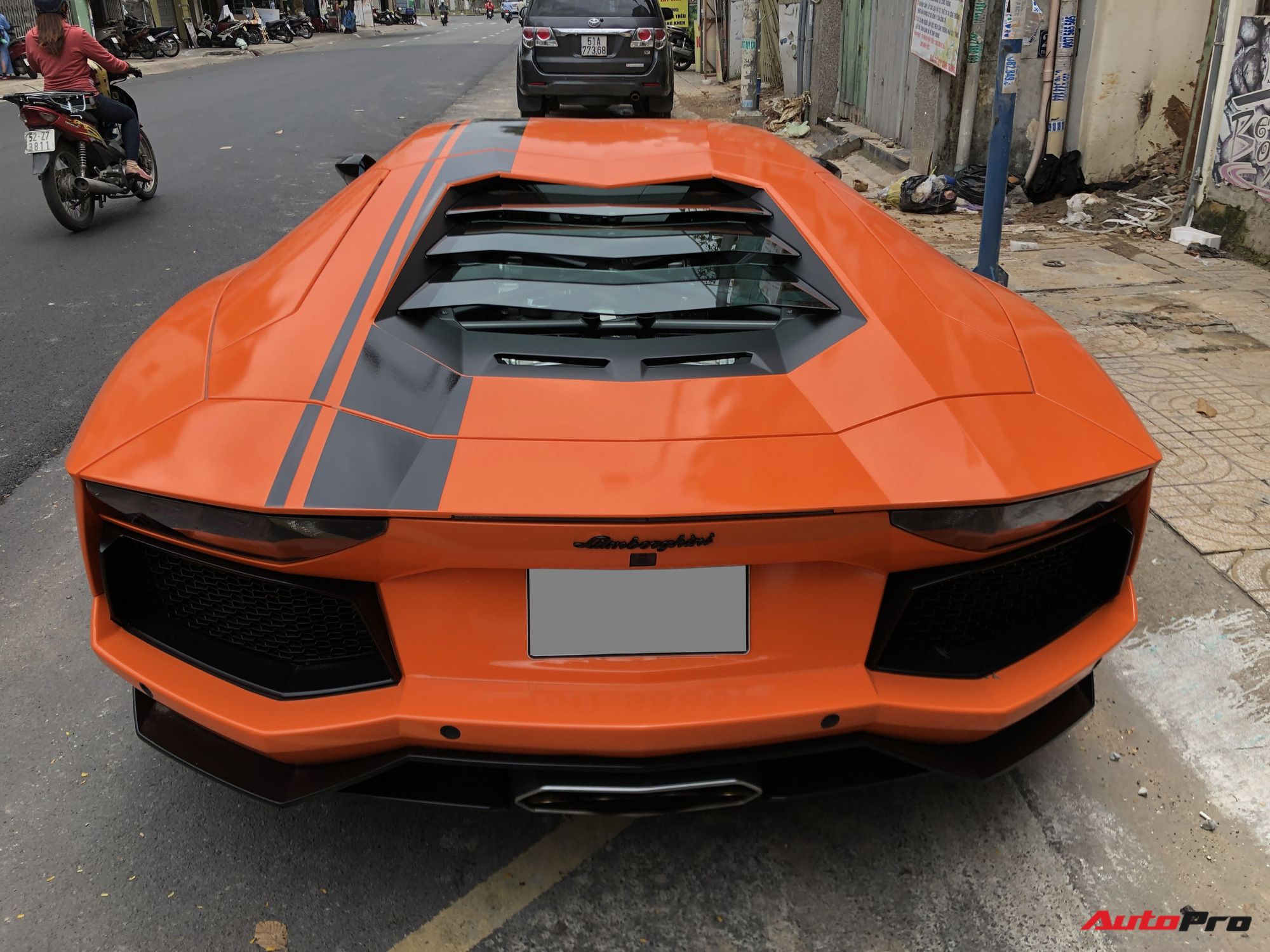 Cận cảnh Lamborghini Aventador LP700-4 độ hệ thống ống xả ngàn đô tại Sài Gòn - Ảnh 6.