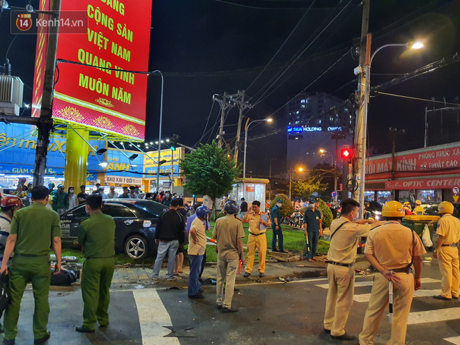 Nhân chứng kể lại giây phút kinh hoàng xe Camry tông hàng loạt xe máy ở Sài Gòn: Người bị thương nằm la liệt, chảy máu nhiều lắm - Ảnh 9.