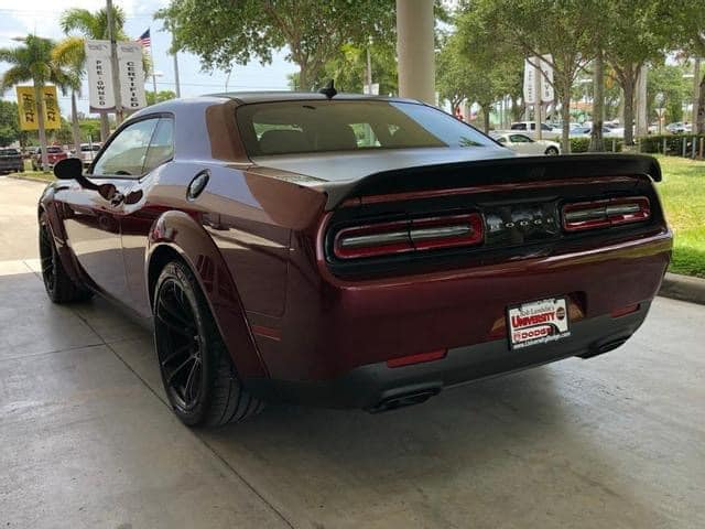 Dodge Challenger SRT Hellcat Widebody chào hàng người chơi tại Việt Nam với giá hơn 8 tỷ đồng: Mạnh hơn 700 mã lực, lốp lớn gây chú ý - Ảnh 3.