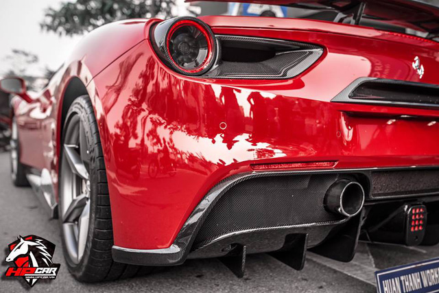 Ferrari 488 GTB biển số ngũ quý 5 cùng gói độ hơn 1 tỷ đồng độc đáo được bán lại với mức giá gây chú ý - Ảnh 7.