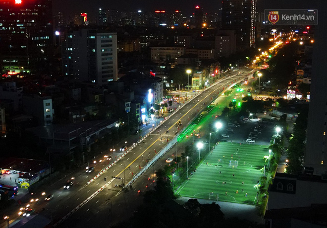 Chùm ảnh: Nhìn từ trên cao cây cầu vượt dầm thép nối liền 3 quận nội thành Hà Nội trước ngày thông xe - Ảnh 15.