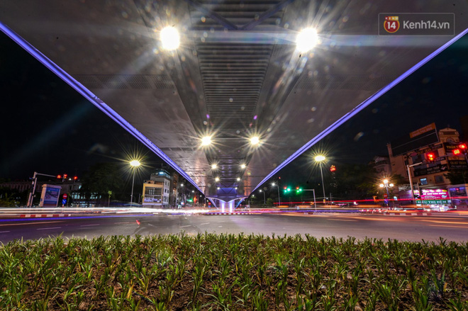Chùm ảnh: Nhìn từ trên cao cây cầu vượt dầm thép nối liền 3 quận nội thành Hà Nội trước ngày thông xe - Ảnh 19.