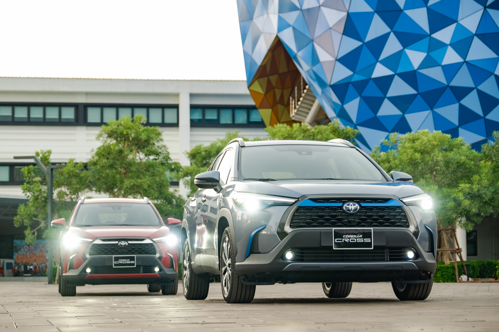 Toyota Corolla Cross ra mắt tại Việt Nam giá từ 720 triệu đồng