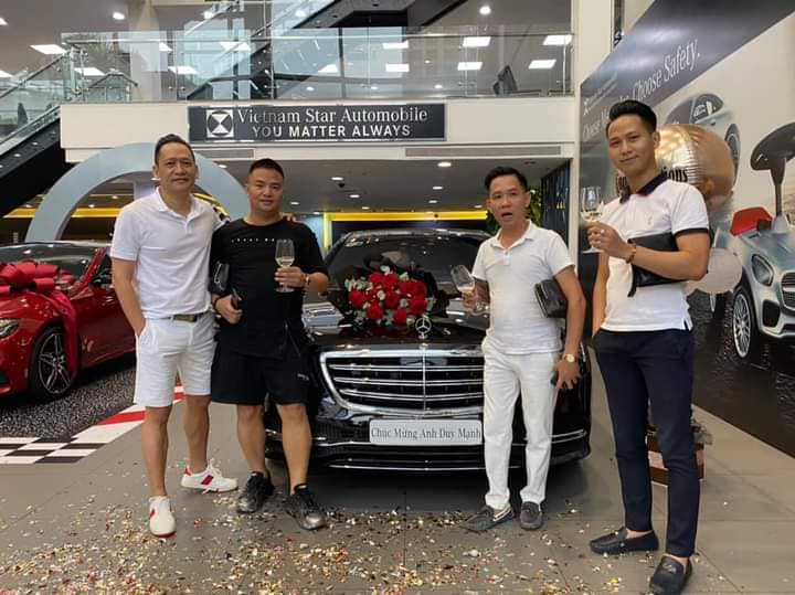 Ca sĩ Duy Mạnh tậu Mercedes-Benz S 450 L gần 5 tỷ đồng với màu tương phản xe Tuấn Hưng - Ảnh 1.