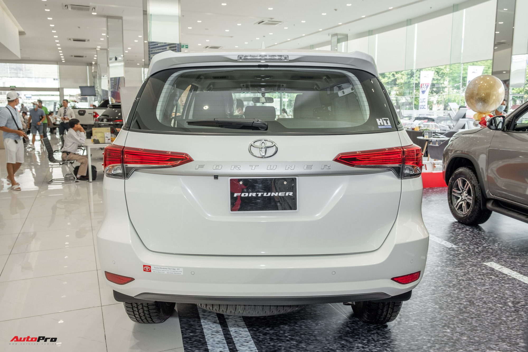 Chi tiết Toyota Fortuner 2021 bản rẻ nhất dưới 1 tỷ đồng: Trang bị thực dụng cho dân chạy dịch vụ - Ảnh 7.