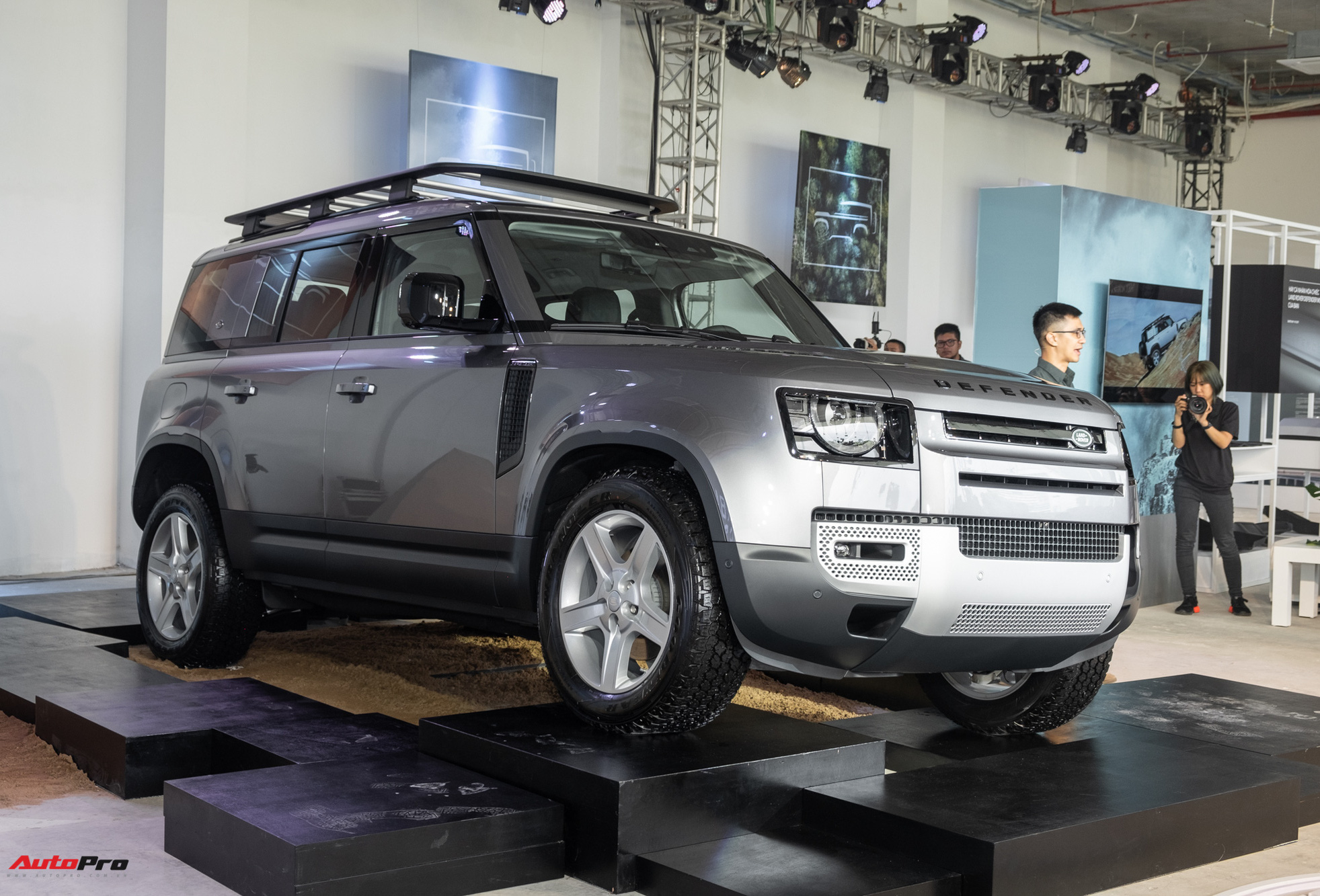 Chi tiết Land Rover Defender 2021: Xe off-road cho nhà ...