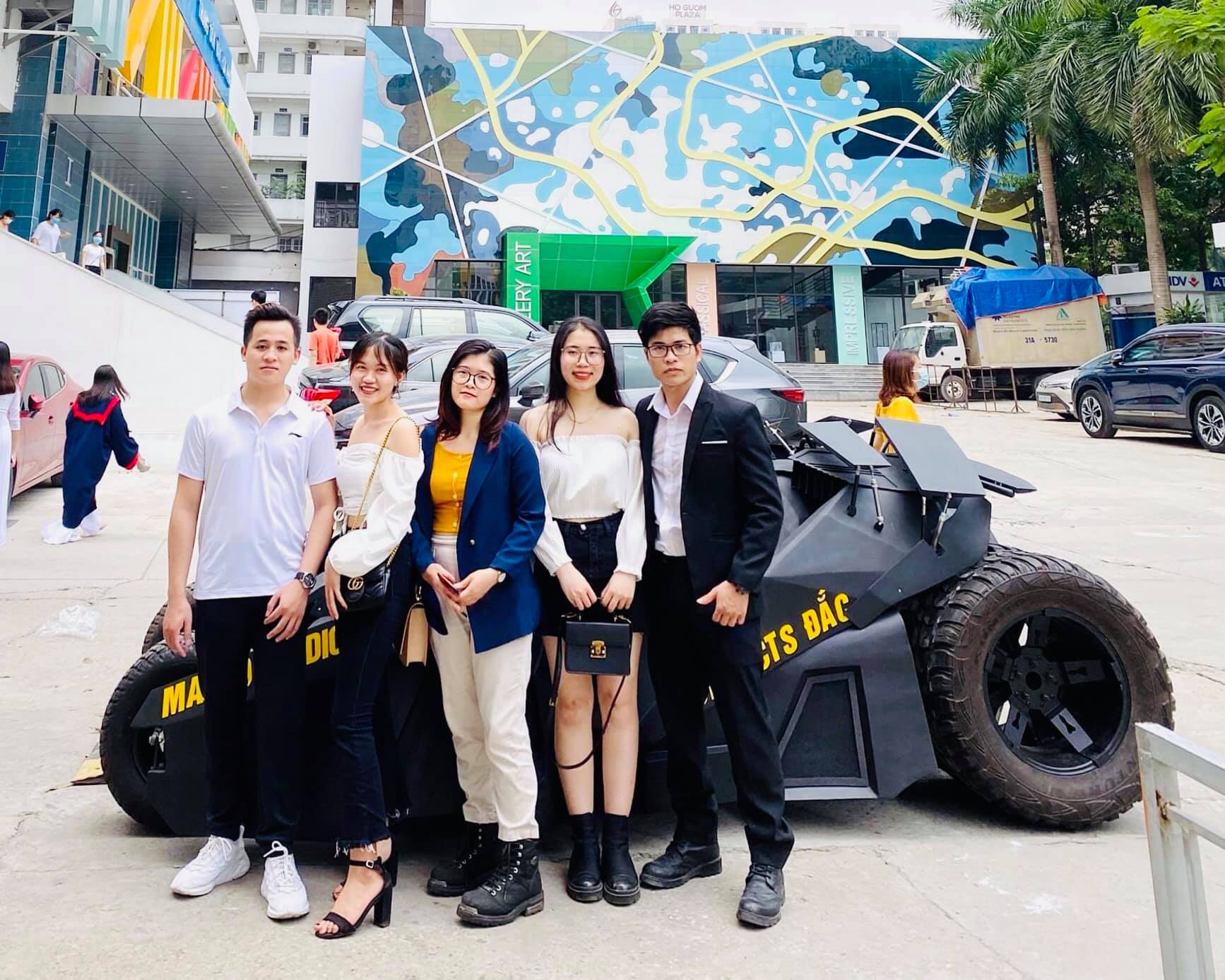 Gặp chàng sinh viên Việt tự làm ‘siêu xe’ Batmobile đang gây sốt: Cặm cụi 10 tháng, tốn nửa tỷ đồng nhưng vẫn chưa có điểm dừng - Ảnh 1.