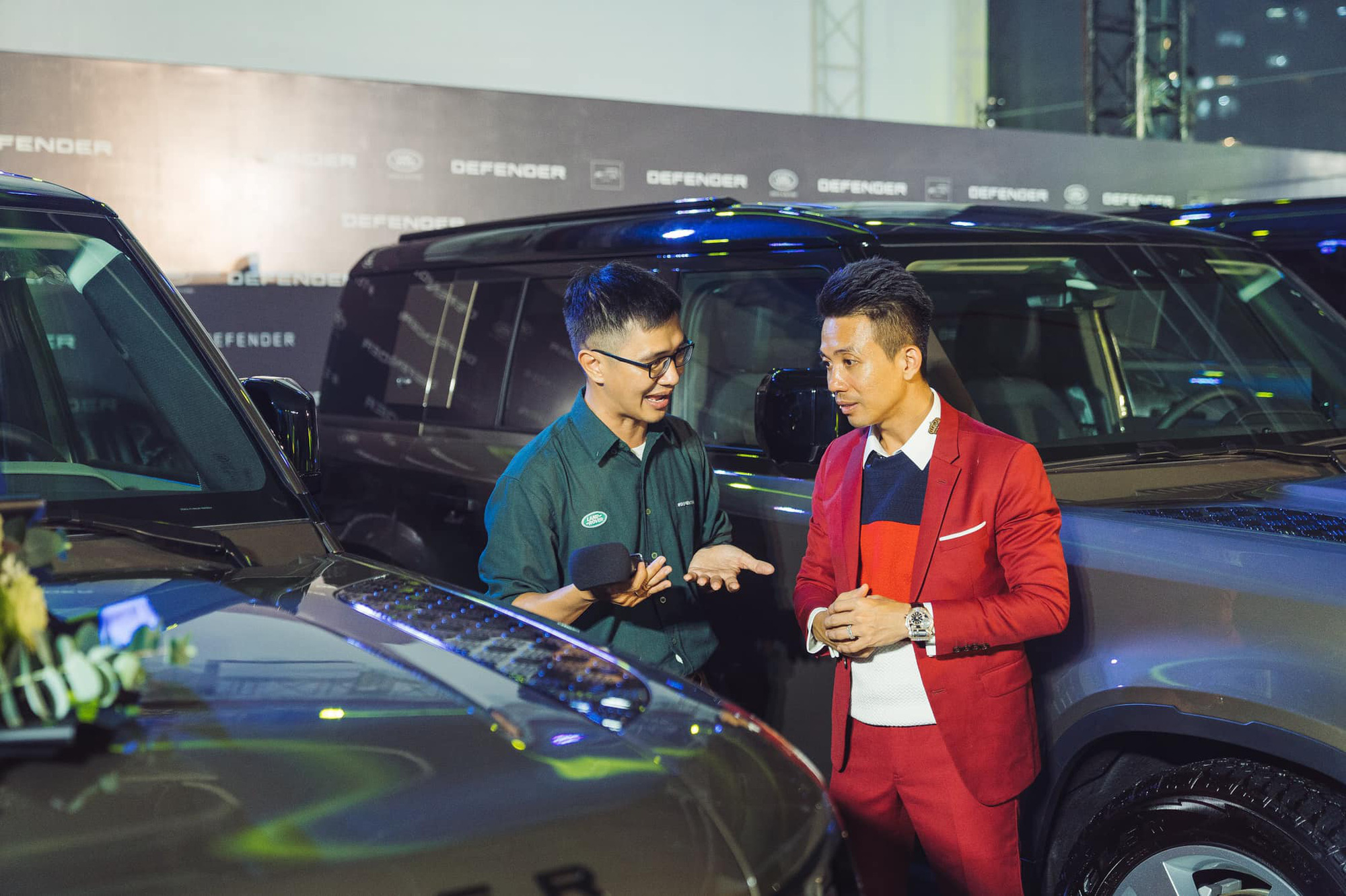 Sau Rolls-Royce Cullinan, doanh nhân Phạm Trần Nhật Minh tiếp tục chi tiền tỷ mua Land Rover Defender 2021 - Ảnh 1.