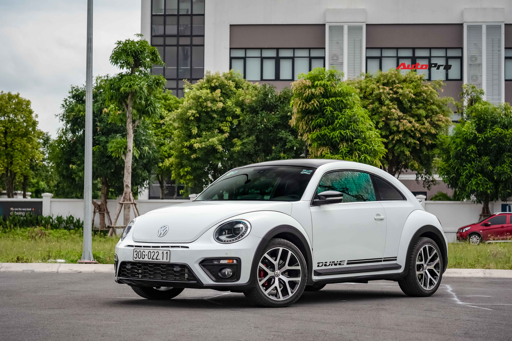 Hậu khai tử, hàng hiếm Volkswagen Beetle Dune 2019 có giá đắt ngang VinFast Lux A2.0 đập hộp - Ảnh 8.