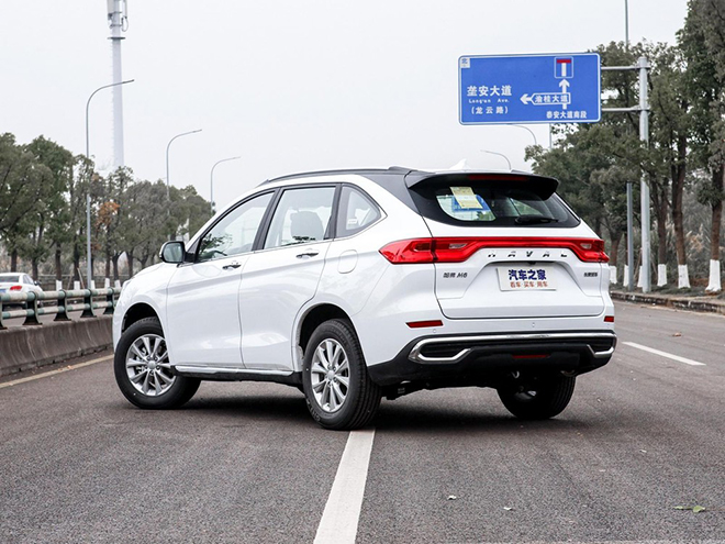 Nội thất vượt mong đợi của xe Trung Quốc giá rẻ 256 triệu đồng - Ảnh 4.