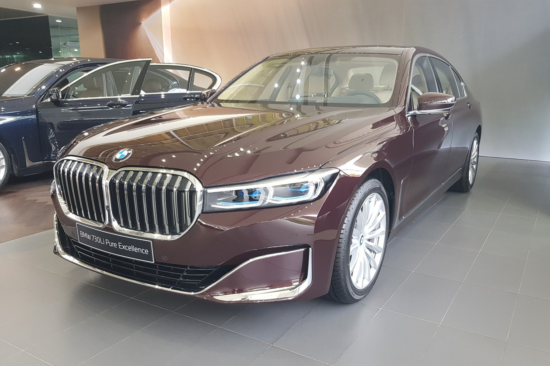 BMW 7-Series dọn kho giảm giá còn từ hơn 3,3 tỷ đồng: Sedan ‘full-size’ giá rẻ nhất Việt Nam - Ảnh 4.