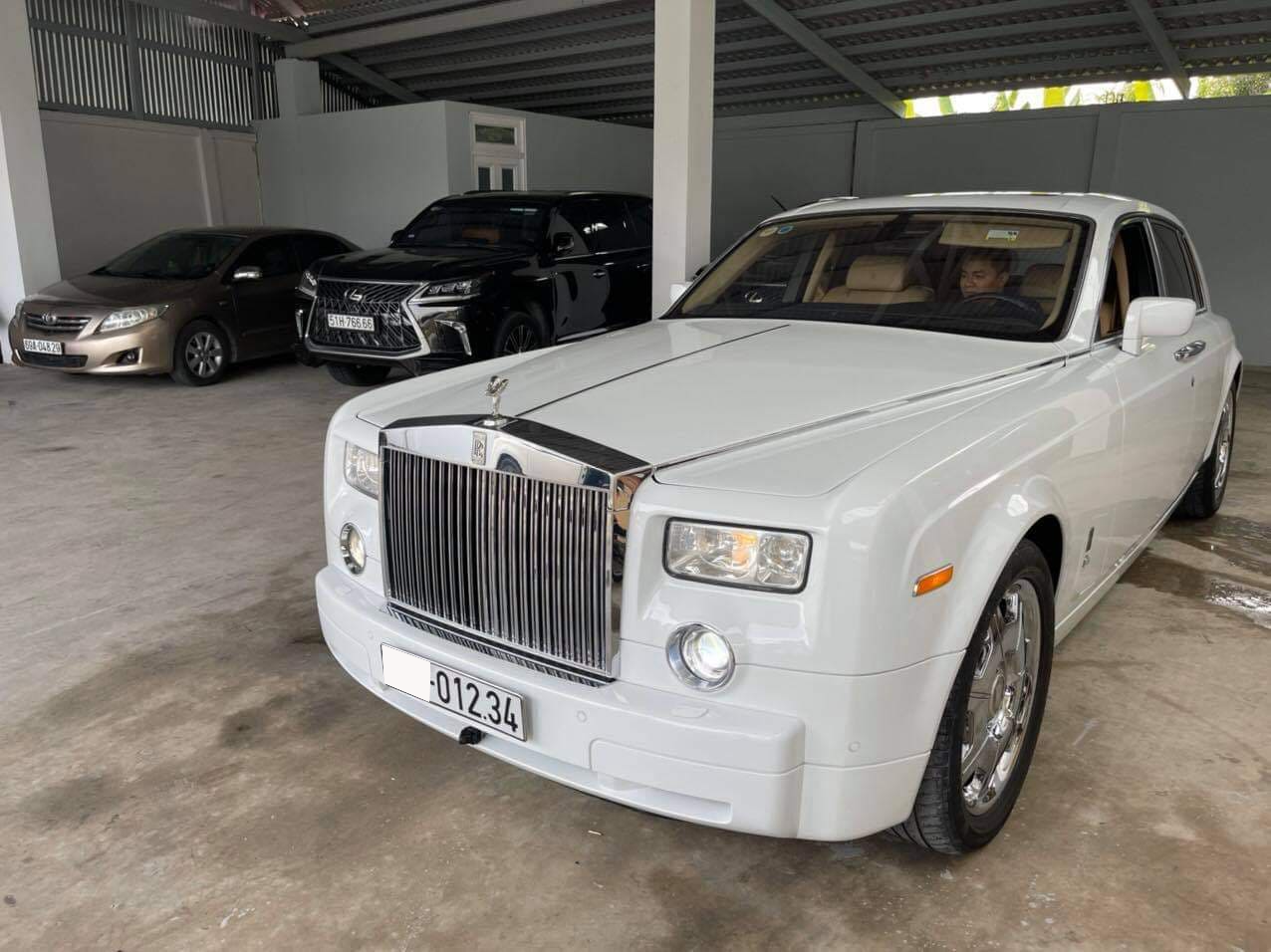 Có biển khủng 012.34, đại gia tự tin bán Rolls-Royce Phantom già với giá 13,5 tỷ đồng - Ảnh 6.