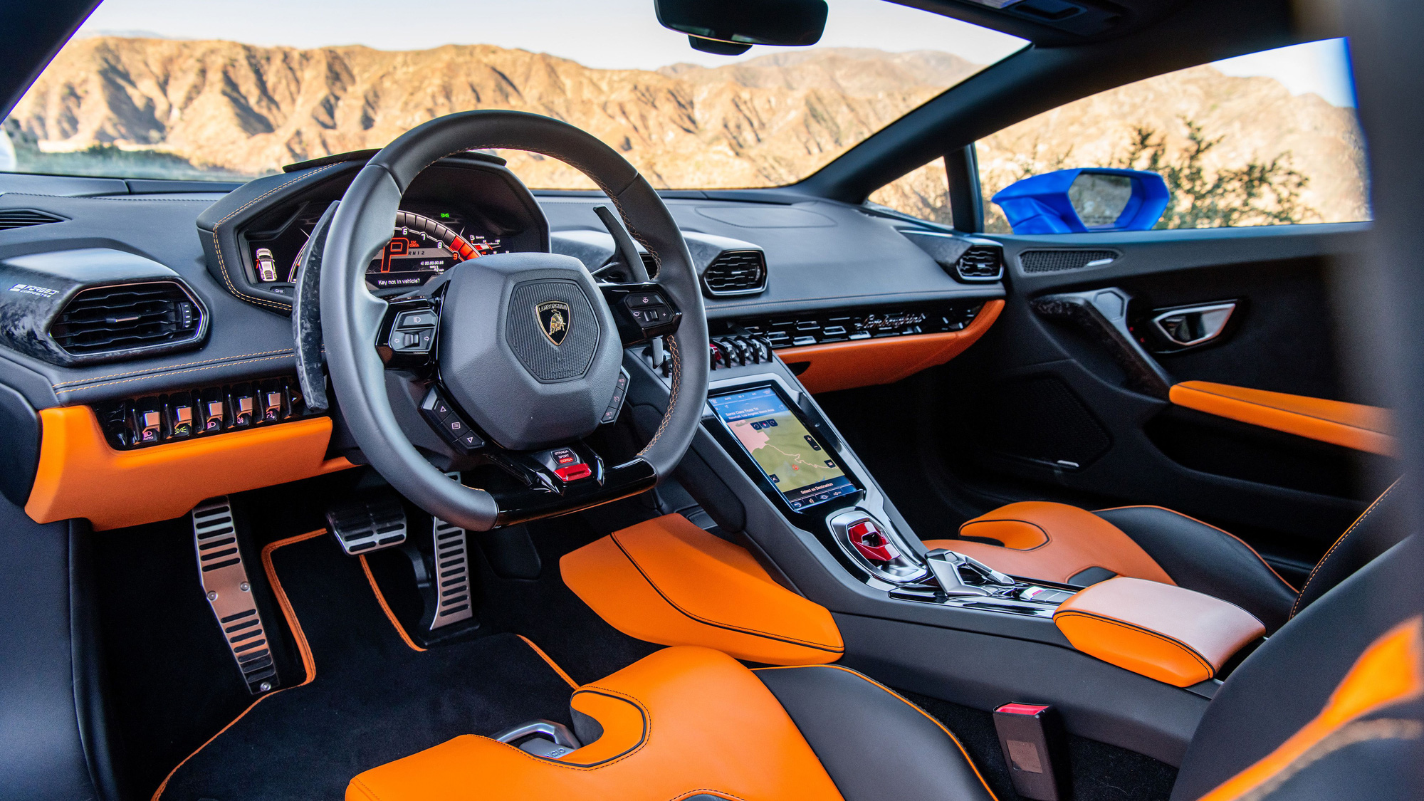 Lamborghini Huracan Tecnica giá chỉ kể từ 19 tỷ đồng bên trên phố Hà Nội