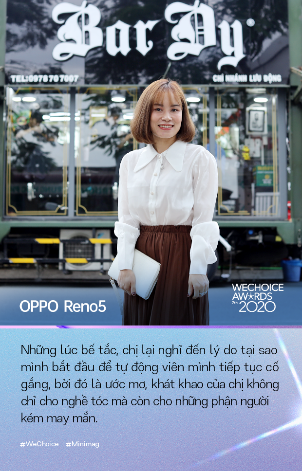 Người phụ nữ đứng sau chiếc xe cắt tóc tiền tỷ đi khắp Việt Nam gom 10.000 nụ cười gây quỹ: “Ngày nào ít tiền thì đó là ngày hạnh phúc nhất” - Ảnh 2. Người phụ nữ đứng sau chiếc xe cắt tóc tiền tỷ đi khắp Việt Nam gom 10.000 nụ cười gây quỹ: “Ngày nào ít tiền thì đó là ngày hạnh phúc nhất” - Ảnh 2.