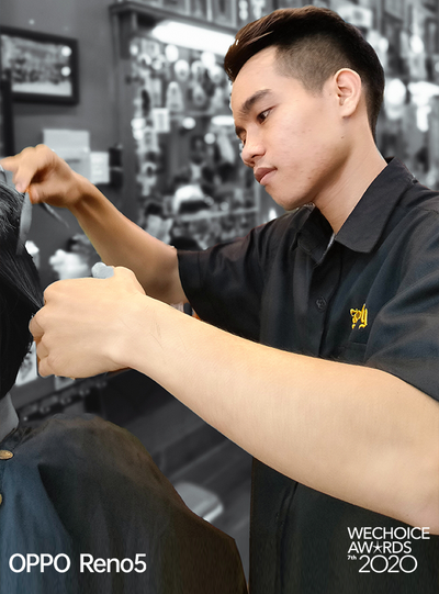 Người phụ nữ đứng sau chiếc xe cắt tóc tiền tỷ đi khắp Việt Nam gom 10.000 nụ cười gây quỹ: “Ngày nào ít tiền thì đó là ngày hạnh phúc nhất” - Ảnh 7. Người phụ nữ đứng sau chiếc xe cắt tóc tiền tỷ đi khắp Việt Nam gom 10.000 nụ cười gây quỹ: “Ngày nào ít tiền thì đó là ngày hạnh phúc nhất” - Ảnh 7.