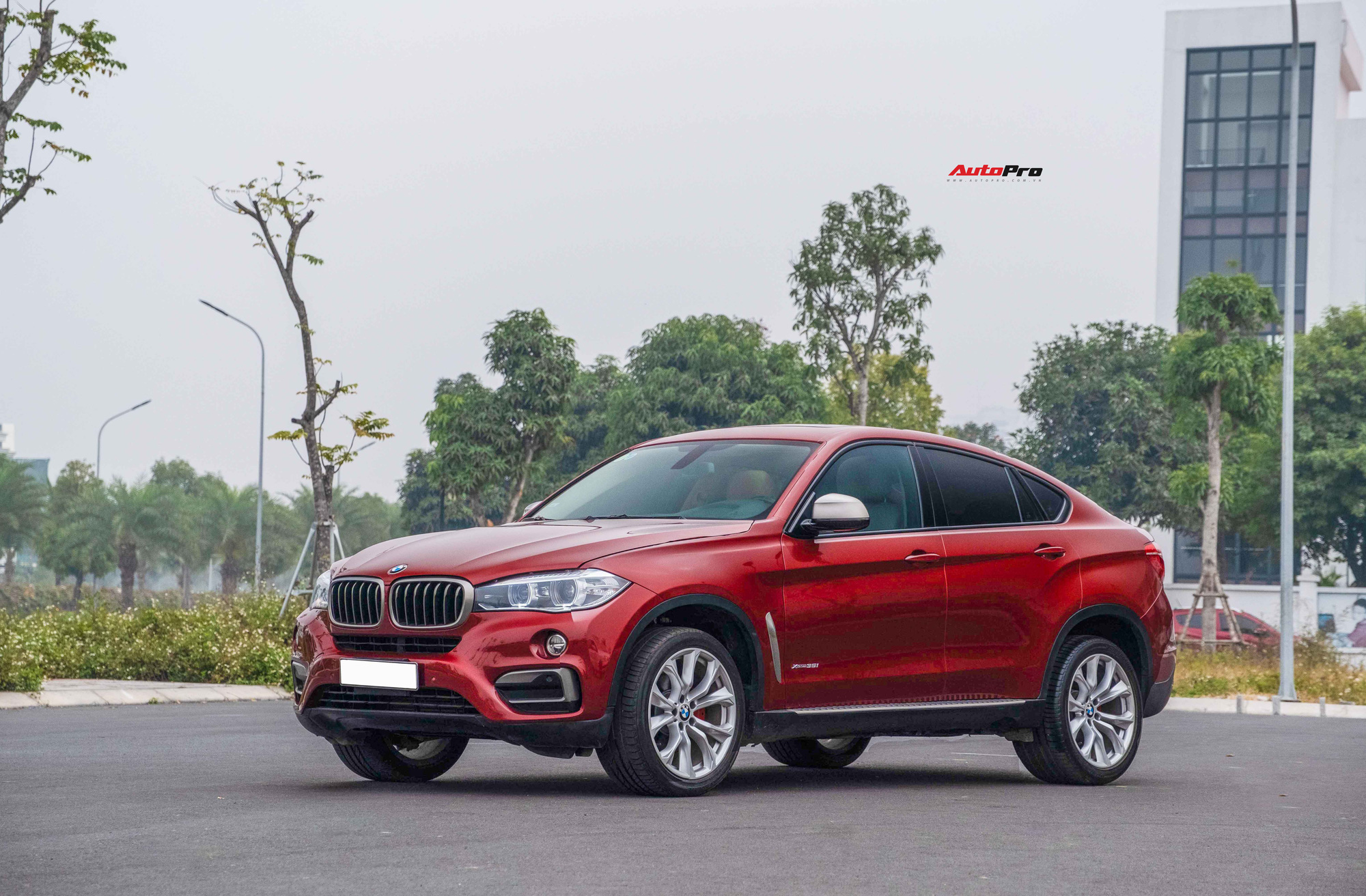 BMW X6 đi 4 năm bán lại ngang giá Mercedes-Benz GLC 200 đập hộp: Coupe SUV cho người thích hàng hiếm - Ảnh 8.