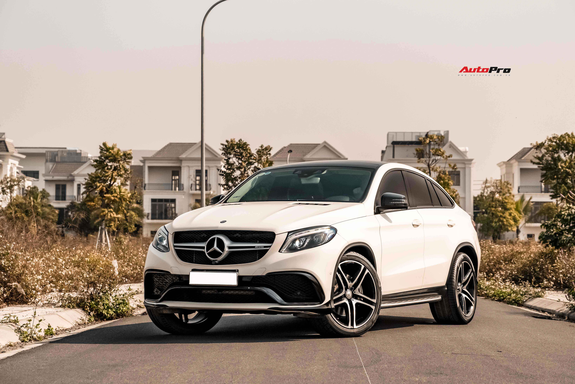 ‘Hàng hiếm’ Mercedes-Benz GLE 450 Coupe chào bán 3,2 tỷ: Tiền độ kiểu GLE 63 đủ mua Hyundai Grand i10  - Ảnh 8.